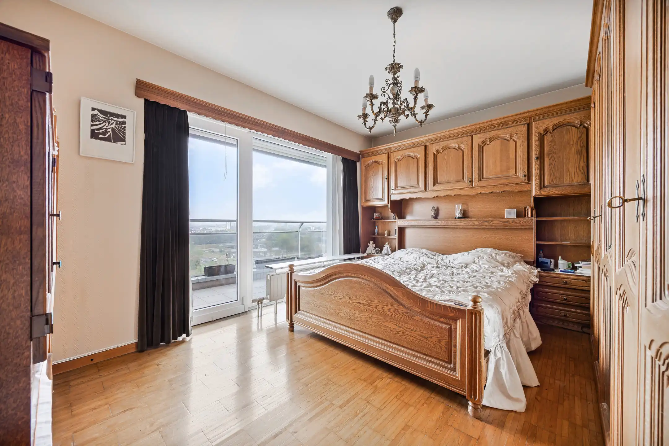 Hoekappartement met veel lichtinval en prachtig zicht, 2 slaapkamers en groot hoekterras en kelder foto 10