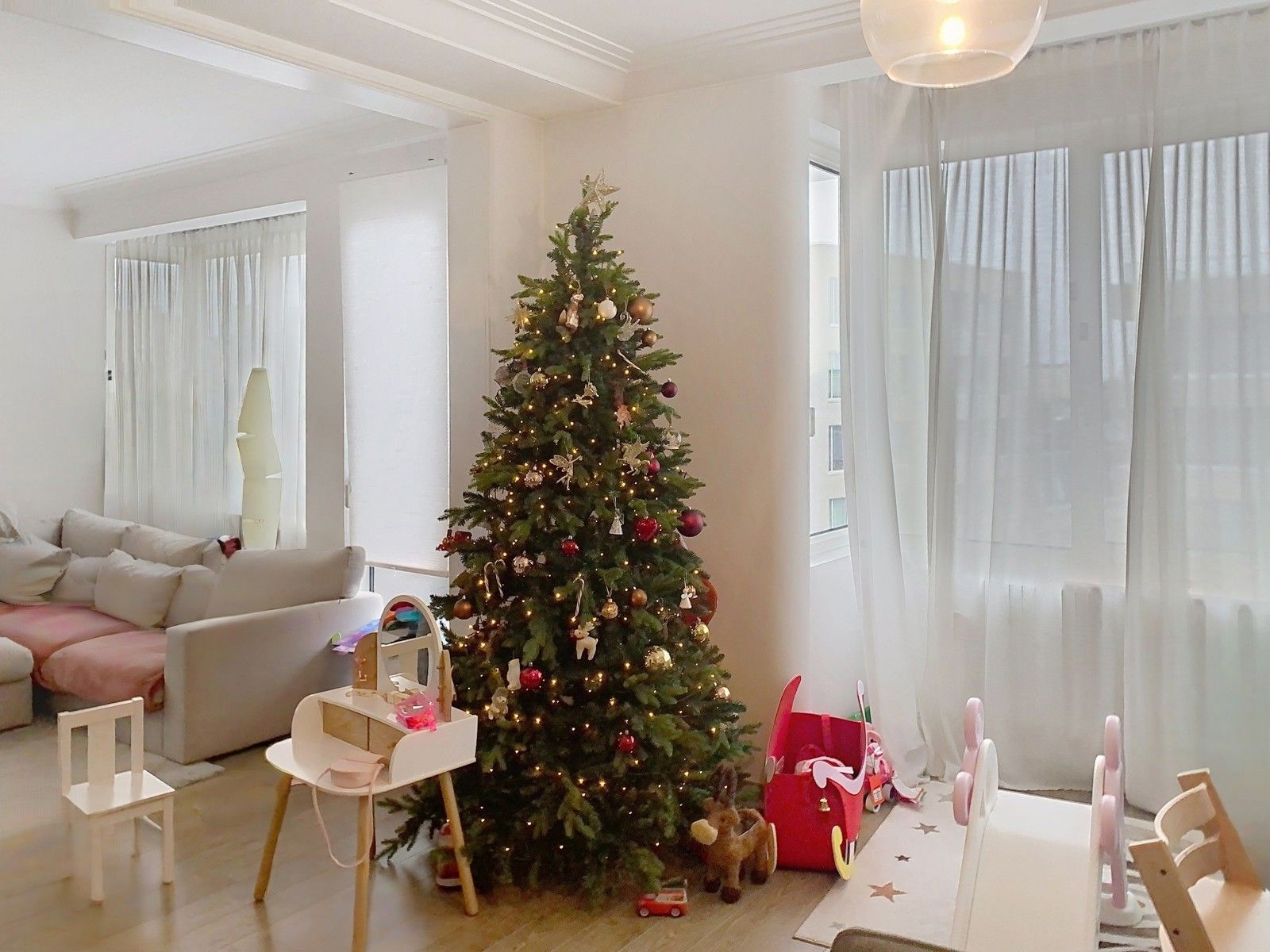 Ruim appartement met prachtig terras foto {{pictureIndex}}