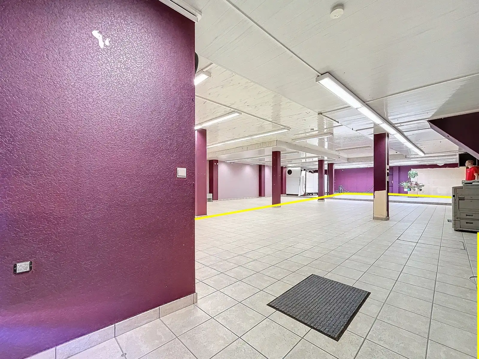 Gelijkvloers handelsruimte in centrum van Kontich-Kazerne foto 7