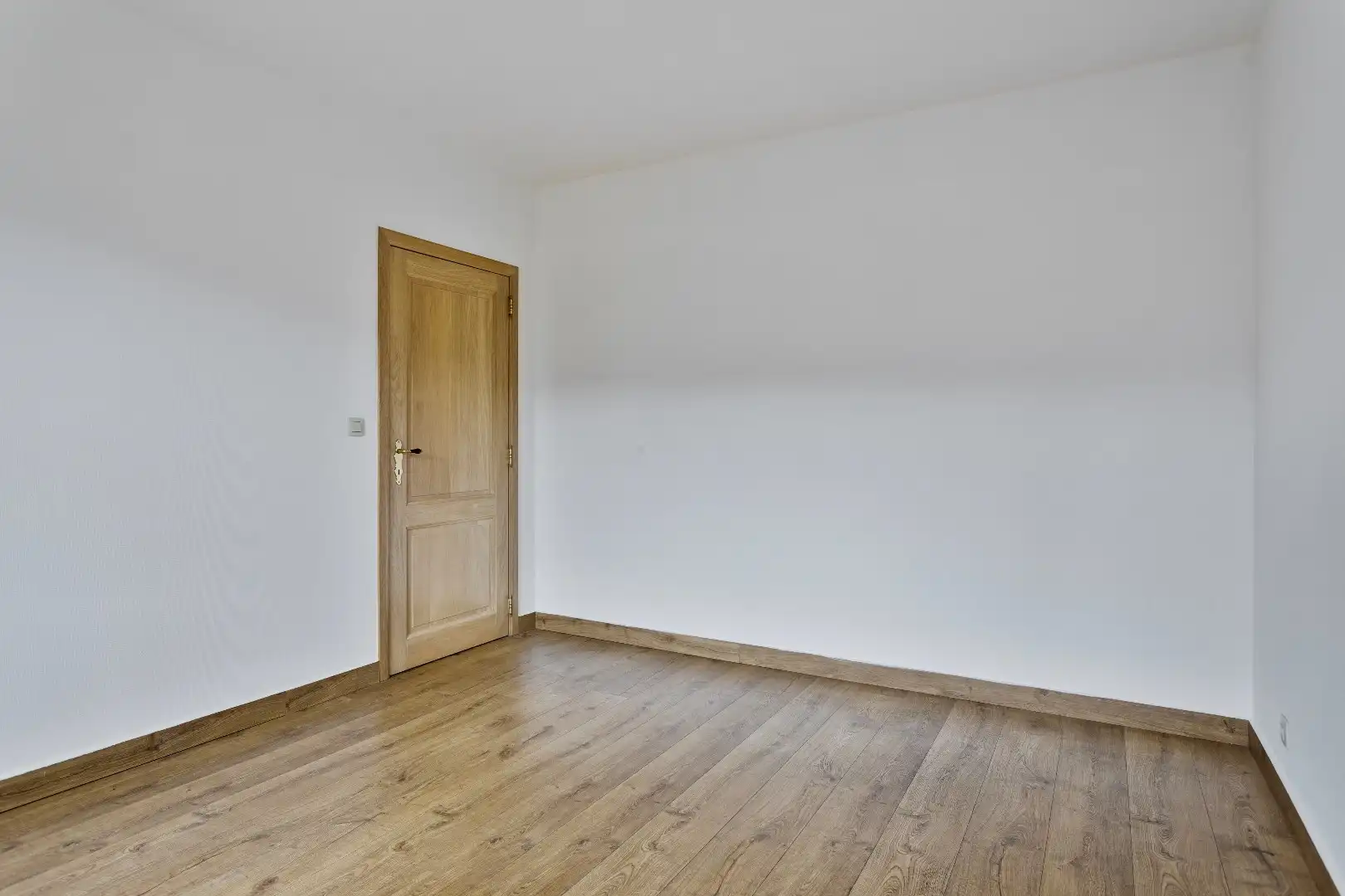 Ruim appartement 2 slpks, balkon en garage foto 15