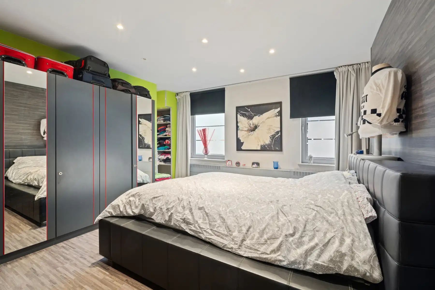 TE KOOP- instapklare woning met 3 slaapkamers en 2 badkamers foto 9