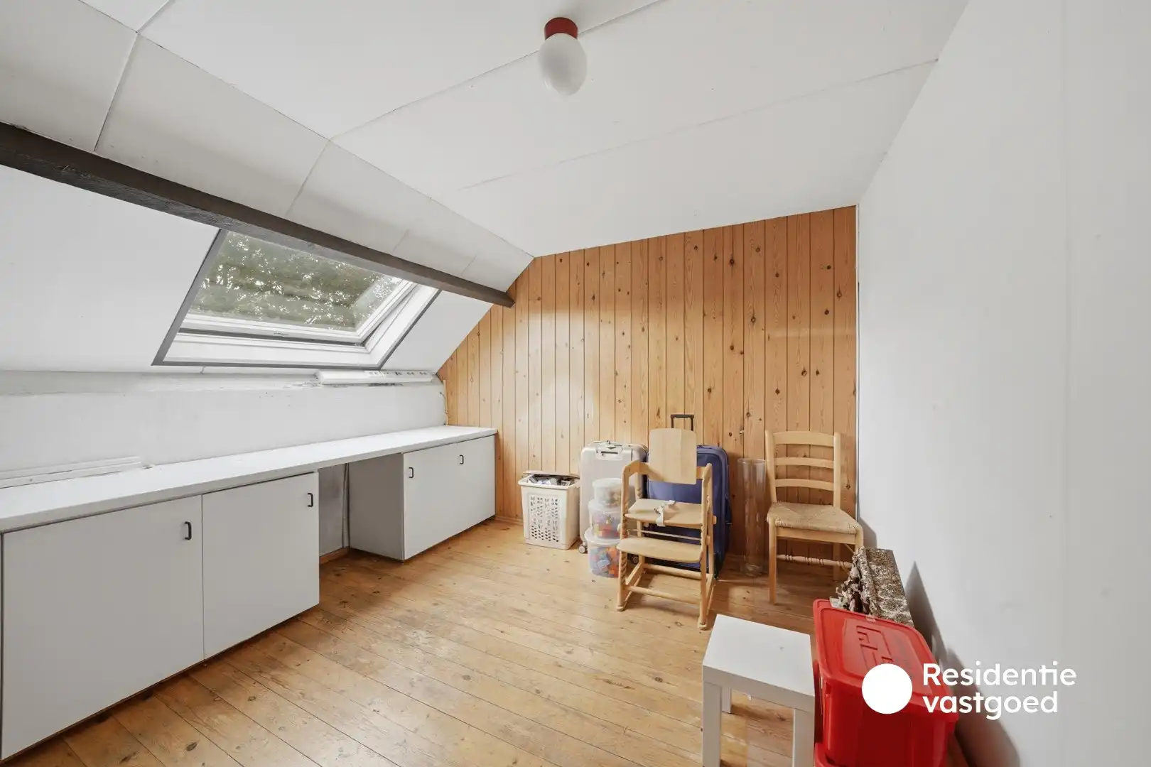 Ruime gezinswoning met 4 slaapkamers, tuin en zonnepanelen in Zandvoorde foto 17