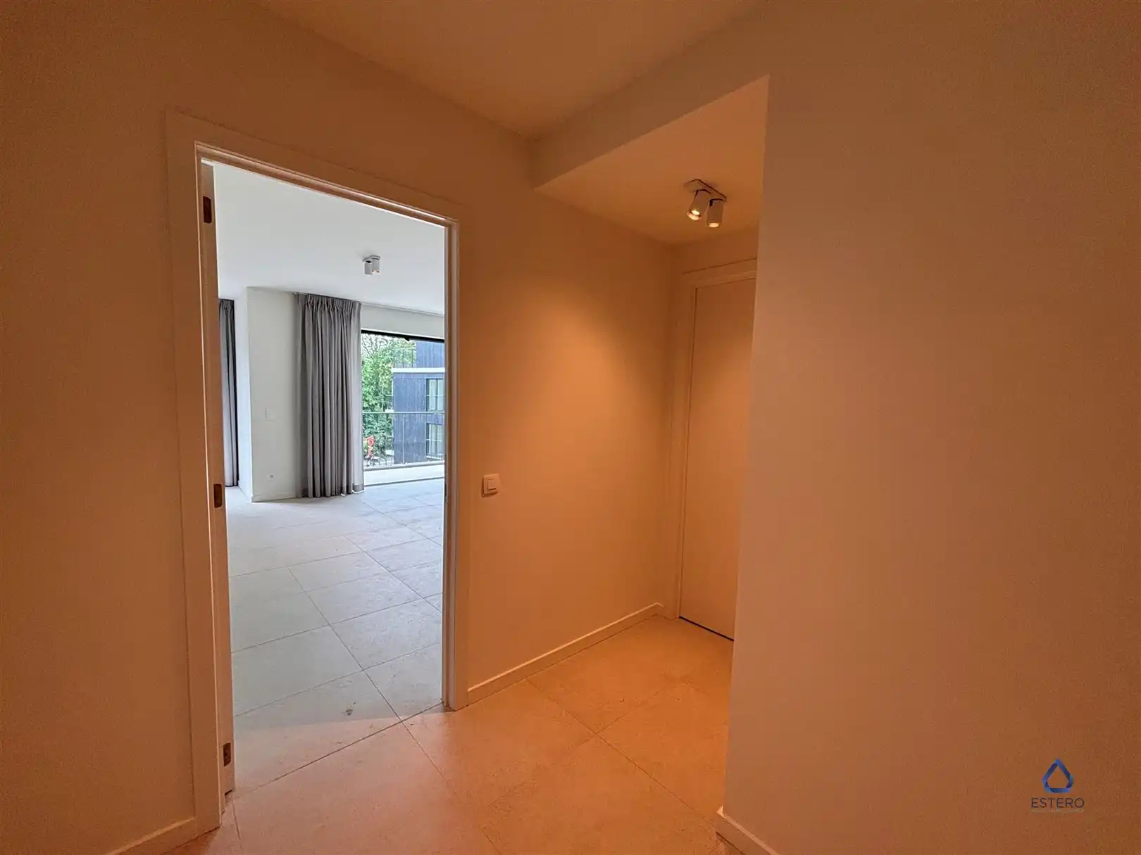 Prachtig nieuwbouwappartement met ruim terras foto 2