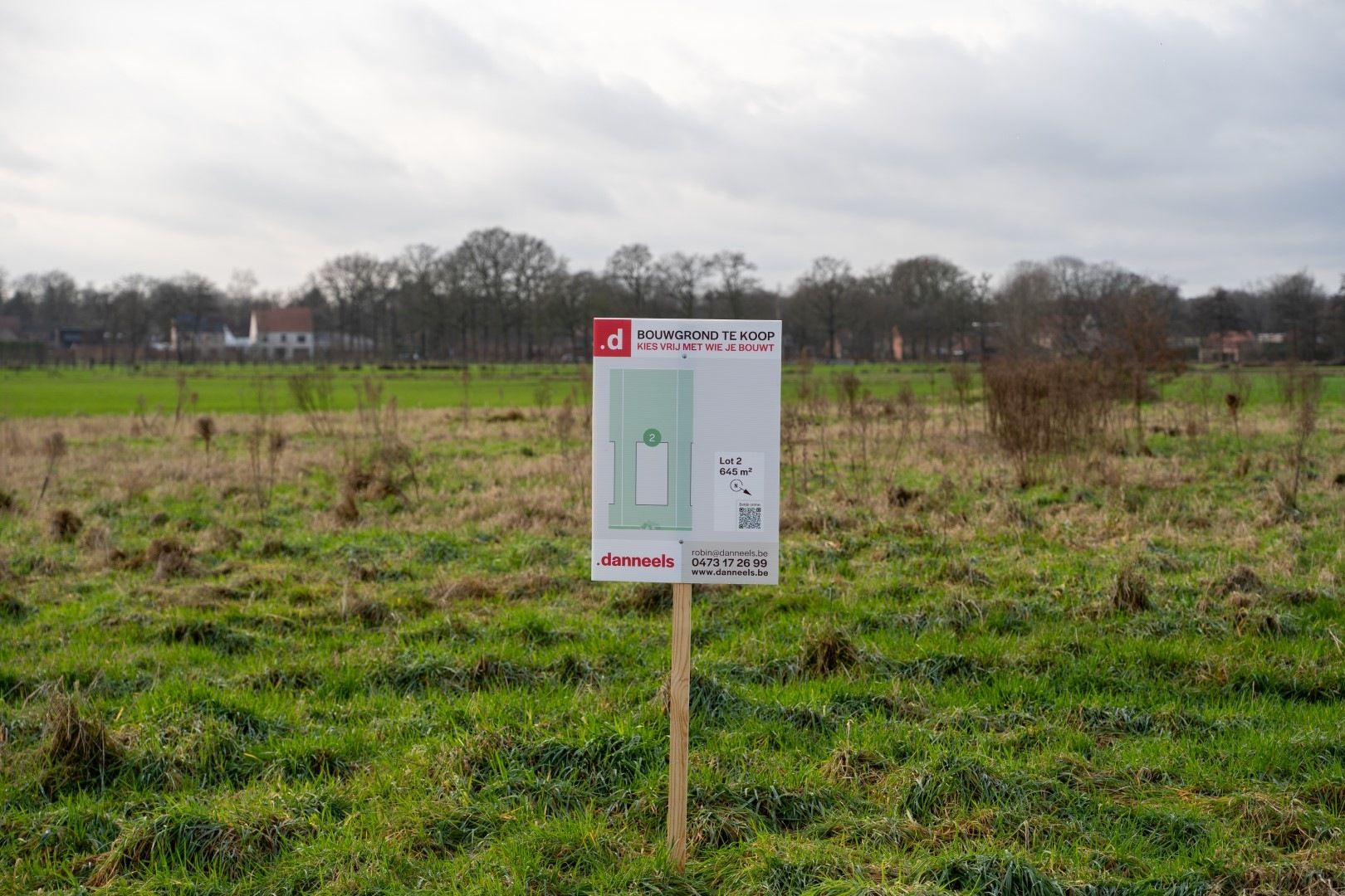Bouwgronden voor open bebouwing in landelijke omgeving foto {{pictureIndex}}
