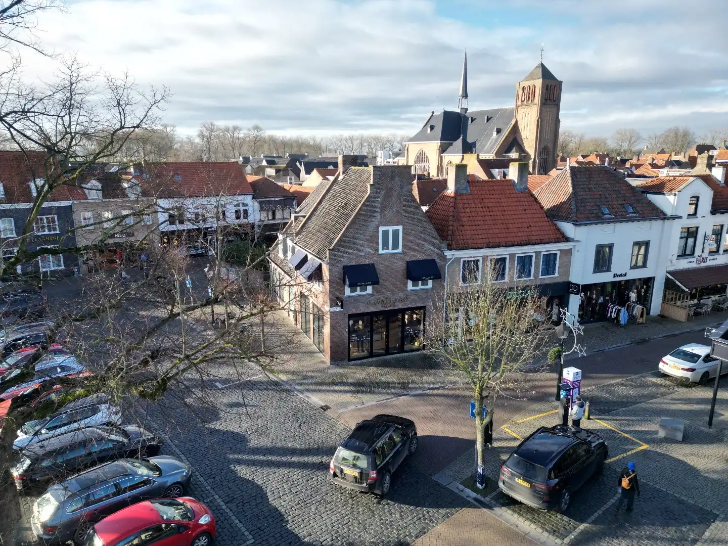 In het commerciële Sluis; Dertig meter etalage met uitbreiding mogelijk foto 9