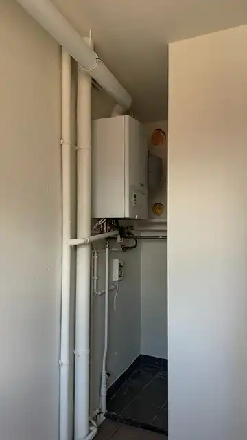 Ruim gerenoveerd appartement met 3 slaapkamers in half open bebouwing te Lier, duplex, 140m², 1 badkamer, gerenoveerd in 2026 foto 18