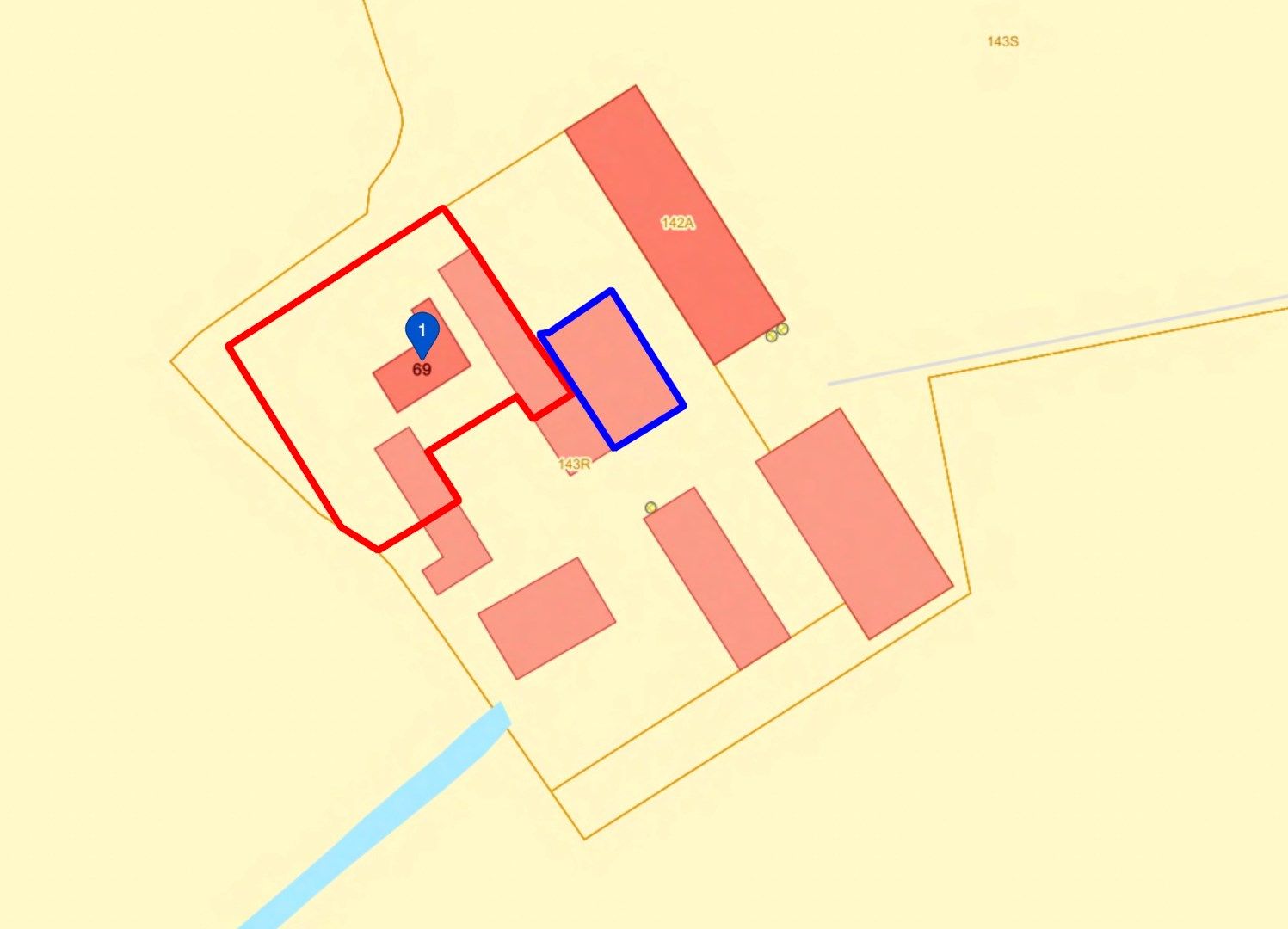 Landelijke woning met 3 slaapkamers, tuin, kotterijen en garage. foto 24
