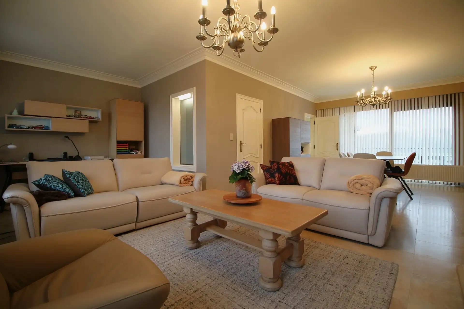 Ruime bel-étagewoning met tuin in rustige omgeving foto 2