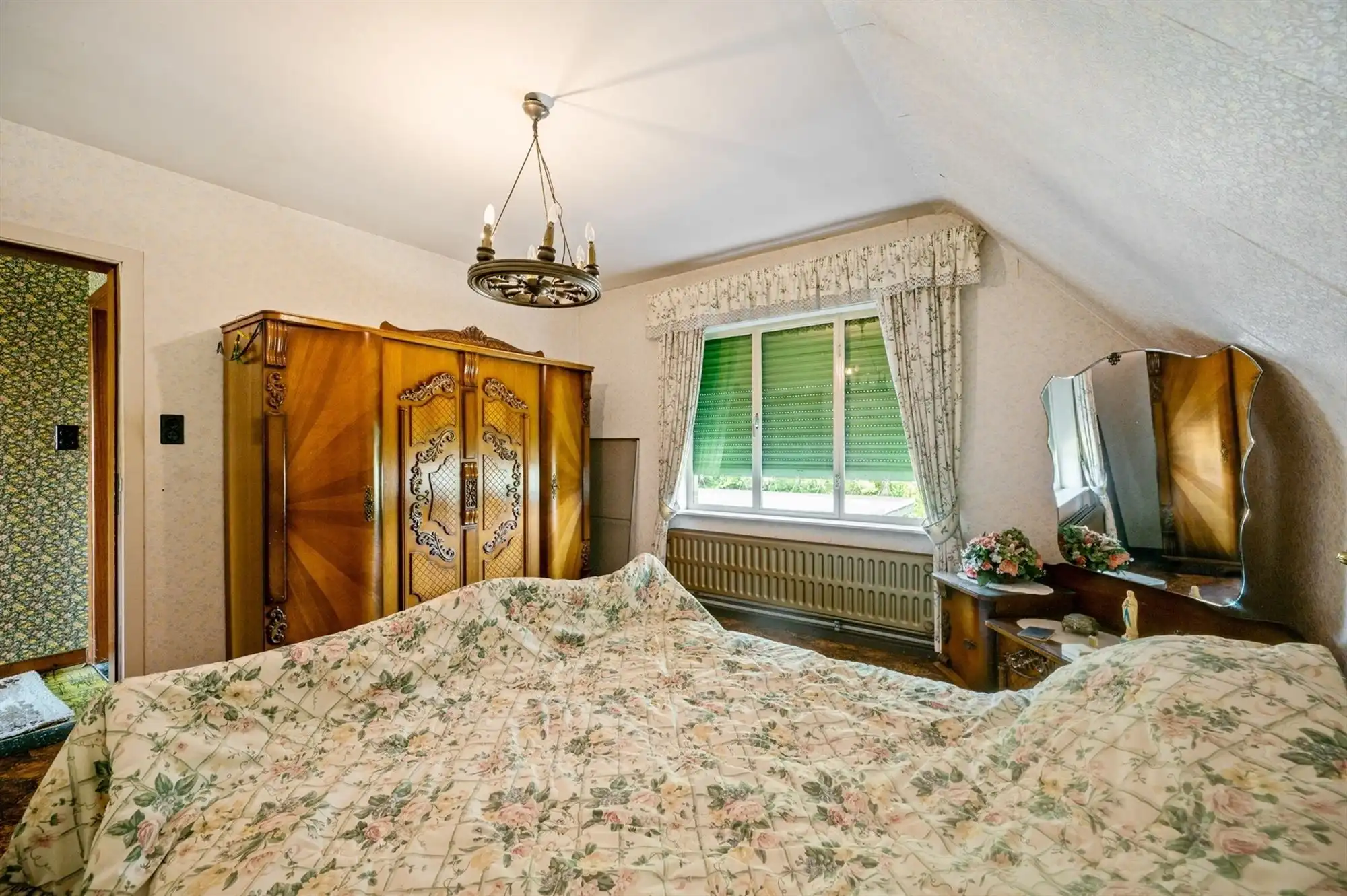 Te renoveren woning met veel potentieel in het landelijke Schriek foto 6