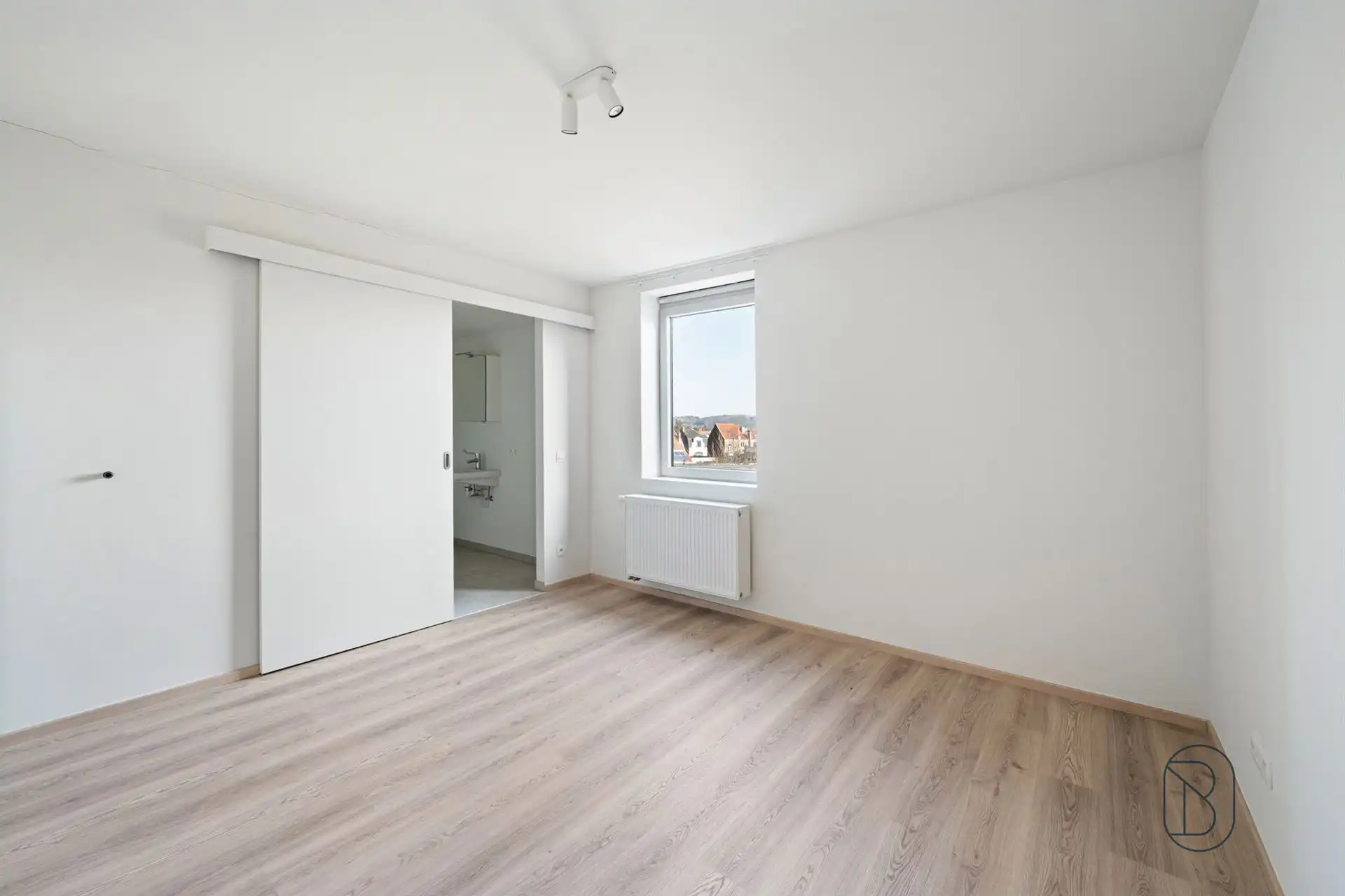 Topgelegen in het centrum: kwalitatief appartement met zicht foto 6
