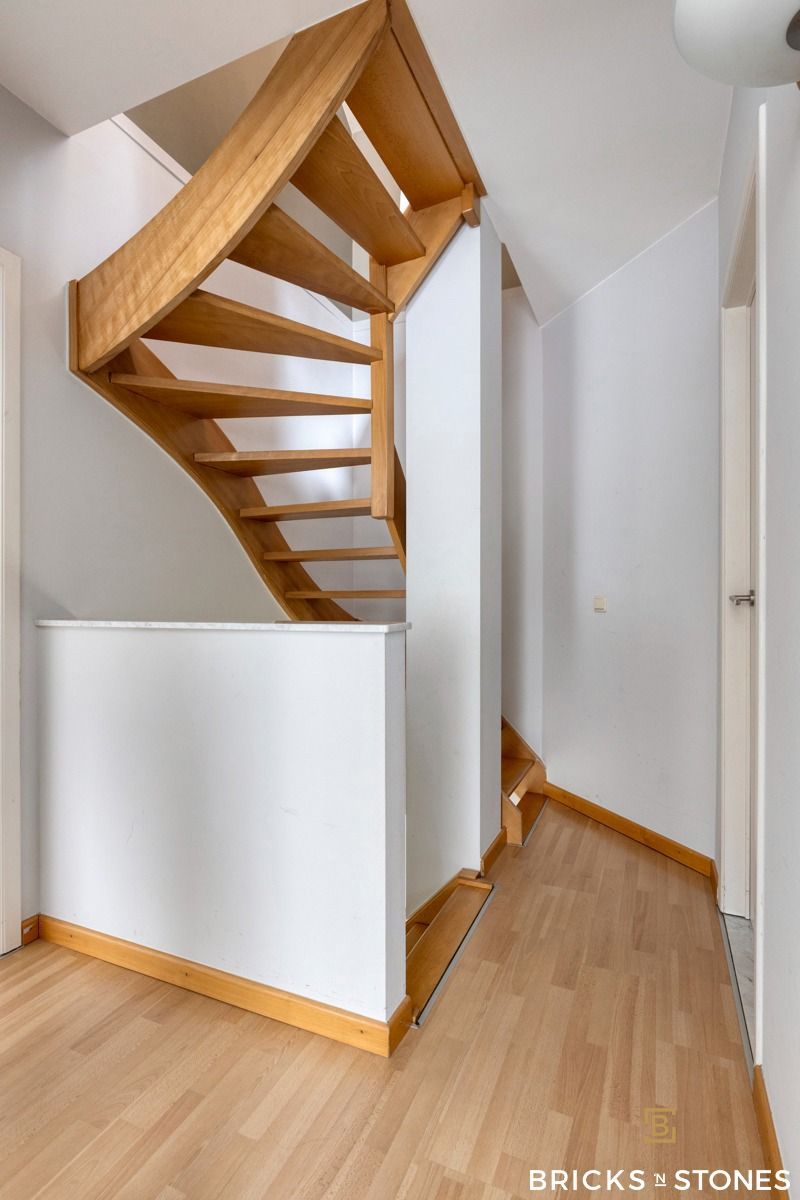 Instapklare woning met 4 slaapkamers, garage en tuin foto 12