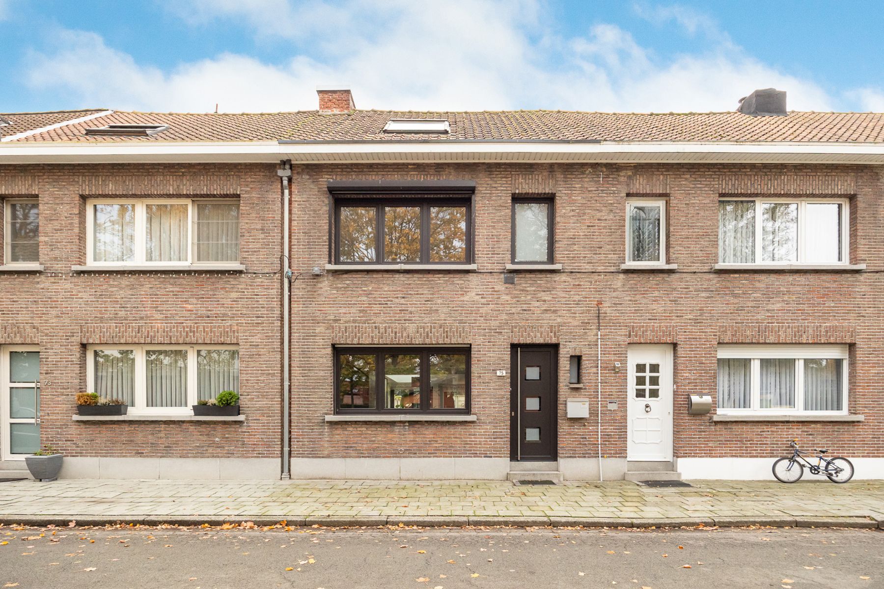 Recent gerenoveerde woning met 3 slaapkamers in het hartje van Schoten! foto {{pictureIndex}}