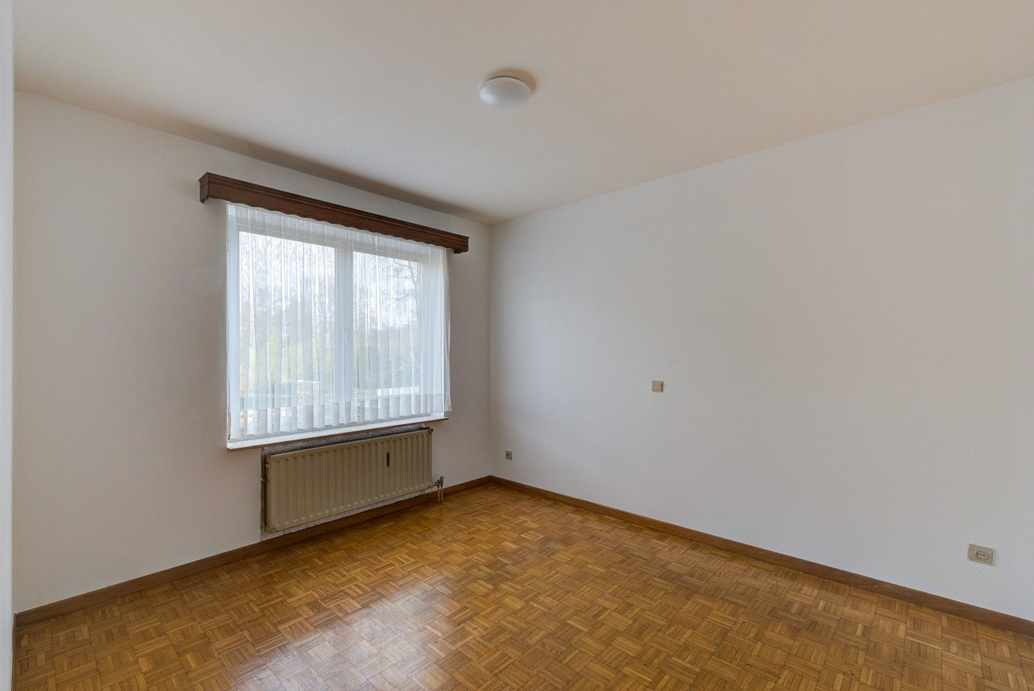 VERZORGD APPARTEMENT MET 3 SLAAPKAMERS, RUIM TERRAS EN AUTOSTAANPLAATS NABIJ HET CENTRUM VAN BILZEN foto 11