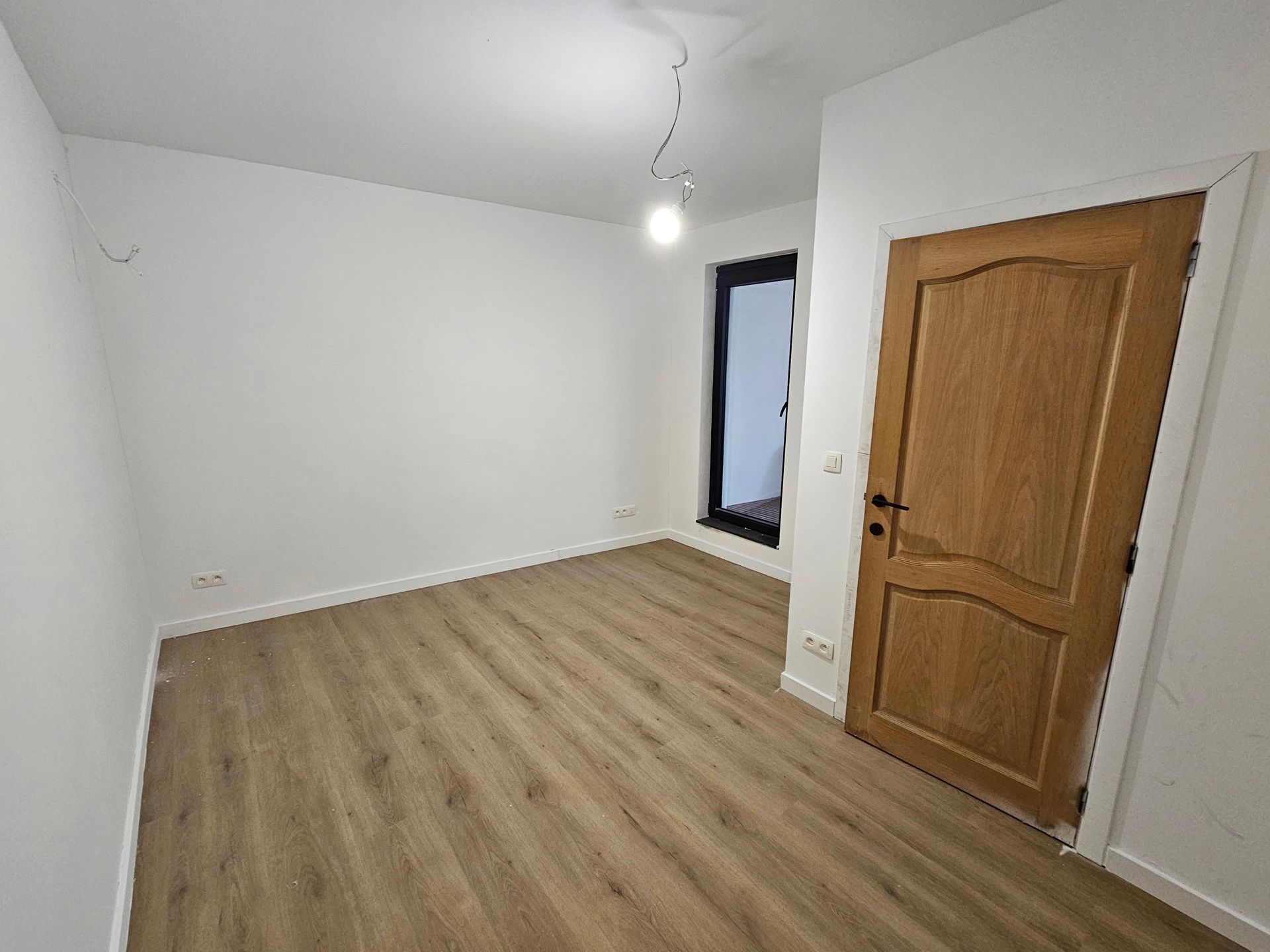 Gerenoveerd duplex appartement met 2 slaapkamers foto 6