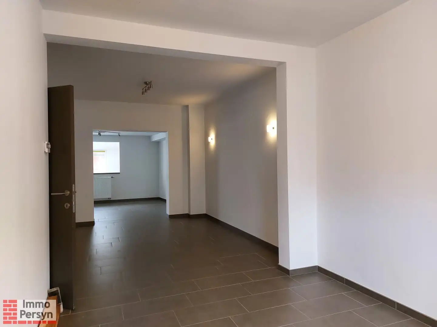 Gezellige rijwoning met kleine stadstuin foto 2
