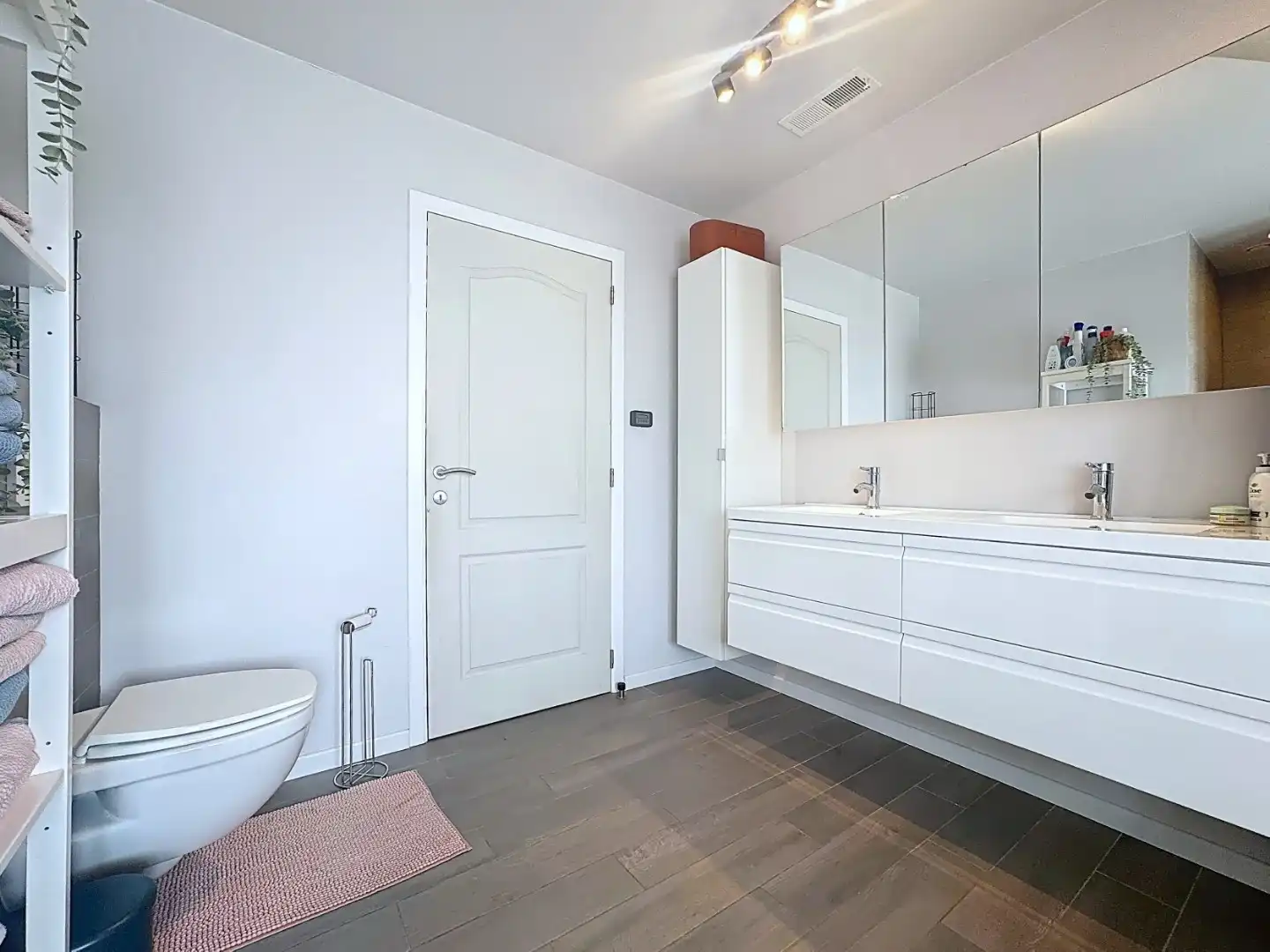 Ruime en recente halfopen bebouwing met 3 volwaardige slaapkamers foto 17