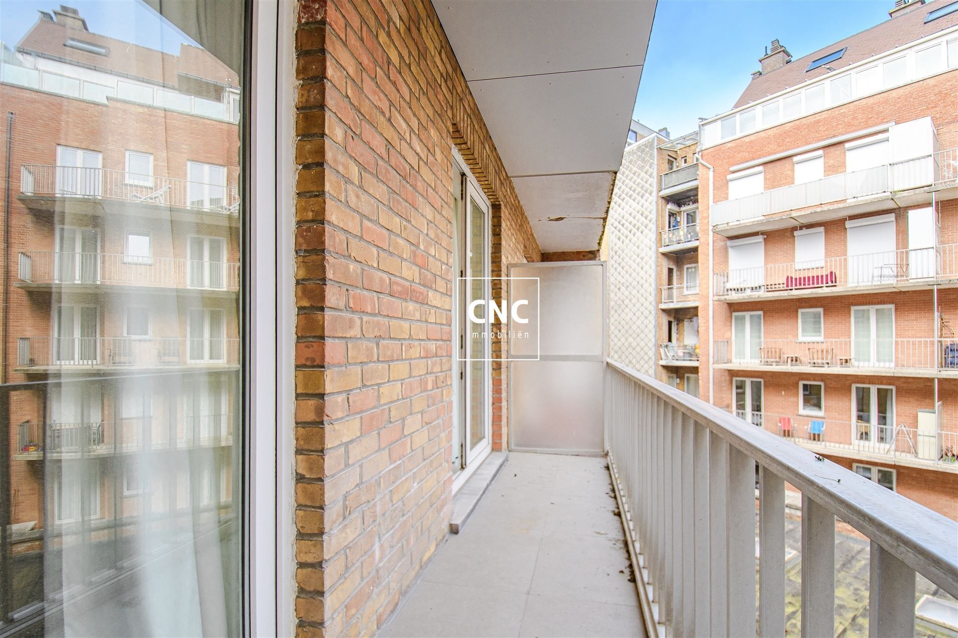 Gerenoveerd appartement in Knokke, op slechts een steenworp van de zeedijk foto 16