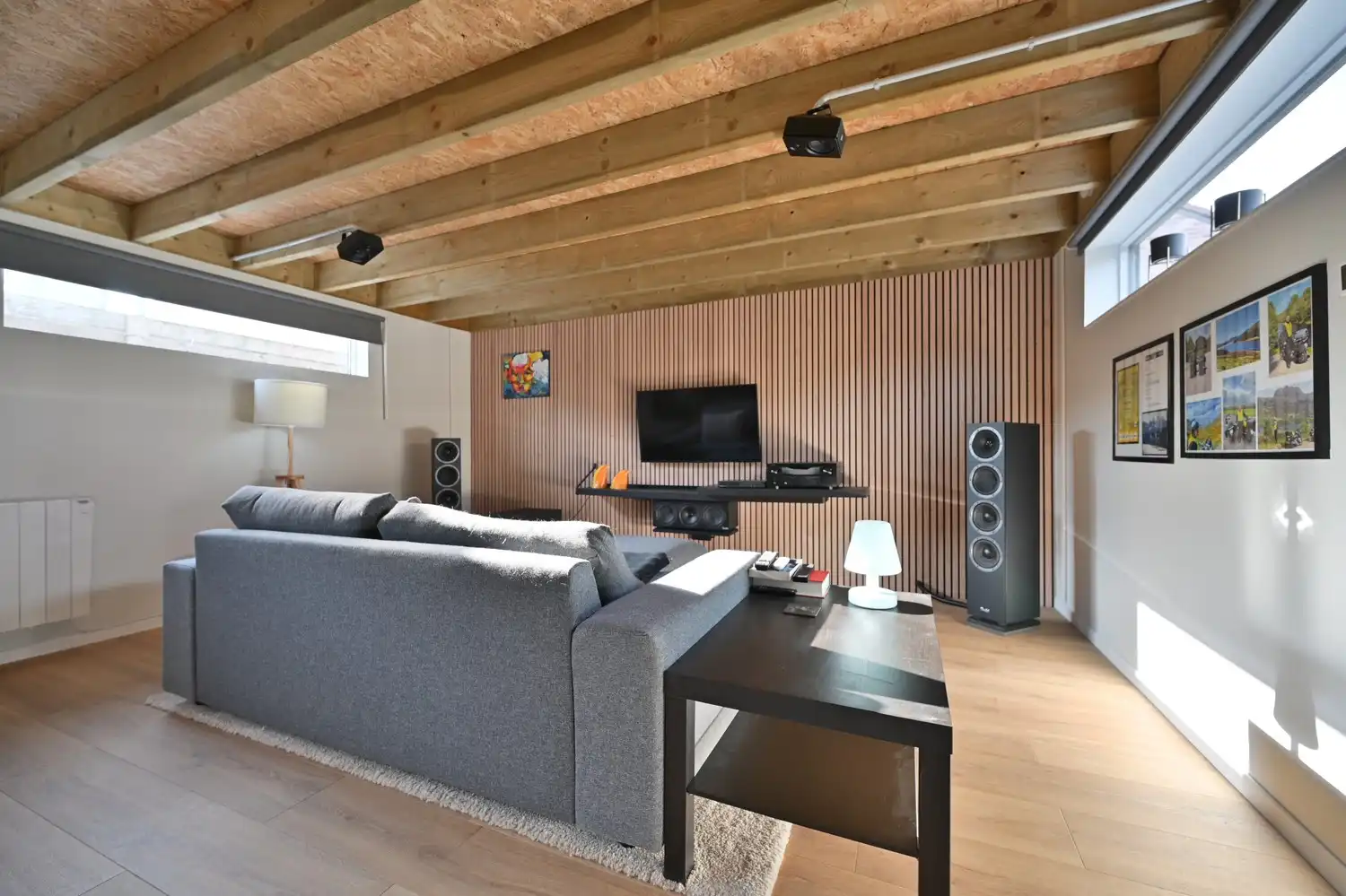 Gerenoveerde halfvrijstaande woning met patio-tuin en prachtig bijgebouw, in het hart van Neerharen foto 10