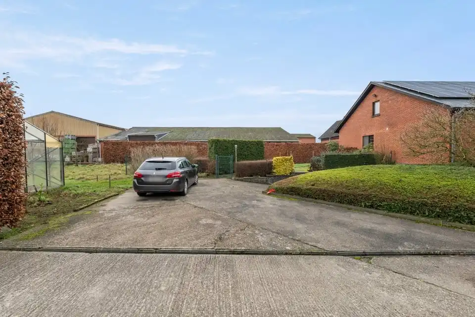 RUIME GELIJKVLOERSE GEZINSWONING OP EEN UITZONDERLIJK PERCEEL IN KORTENAKEN foto 34