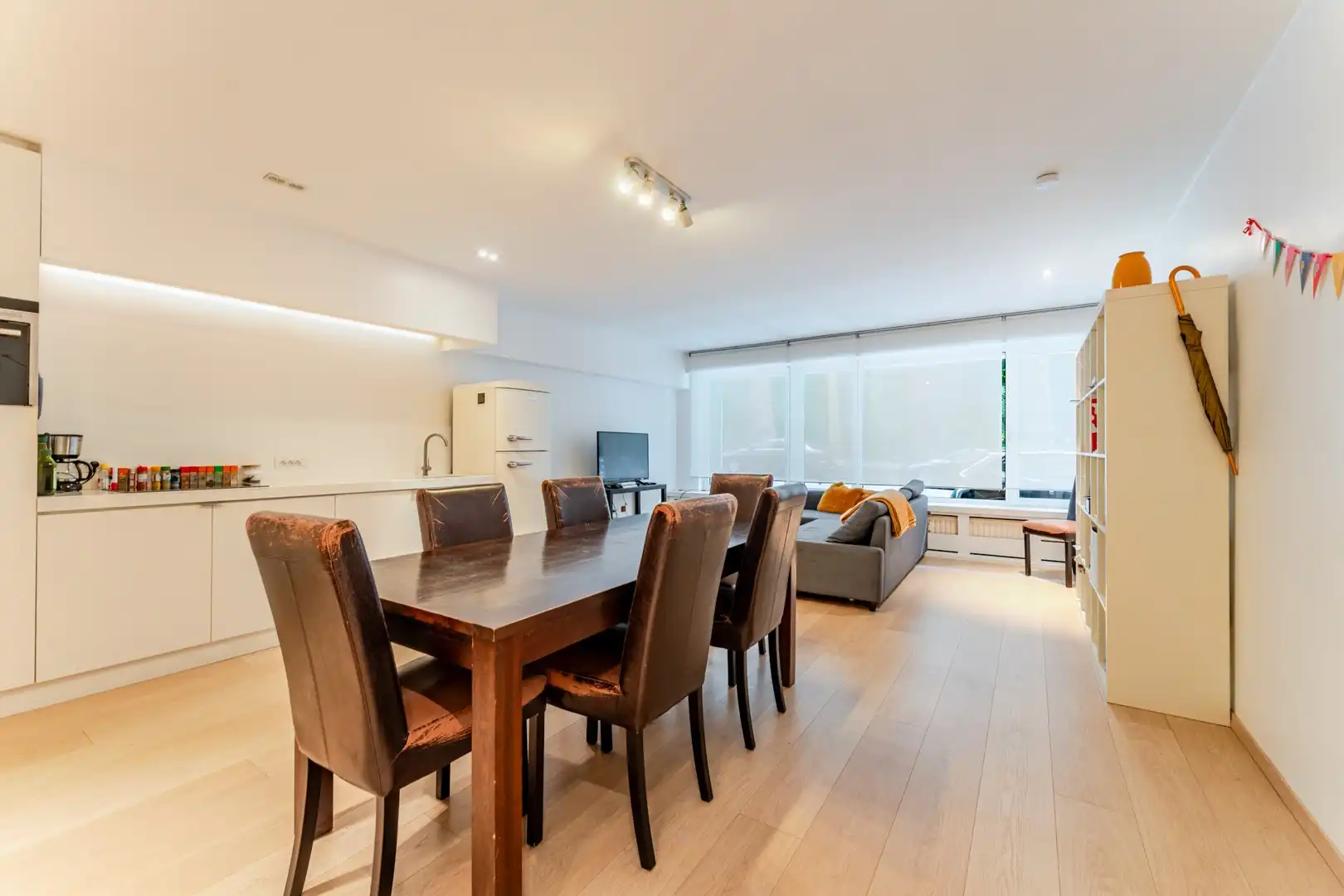 Gelijkvloers appartement aan het Citadelpark in Gent foto {{pictureIndex}}