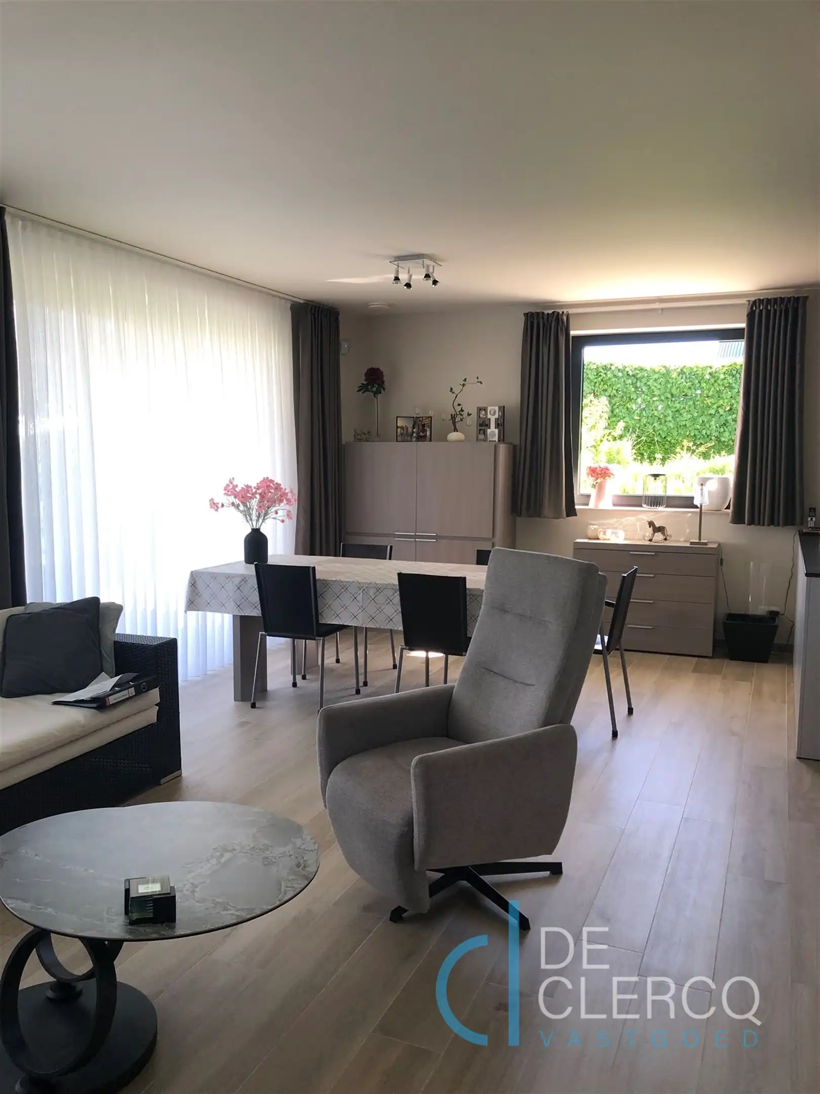 Tijdloos gelijkvloers appartement met terras te Lochristi! foto 4