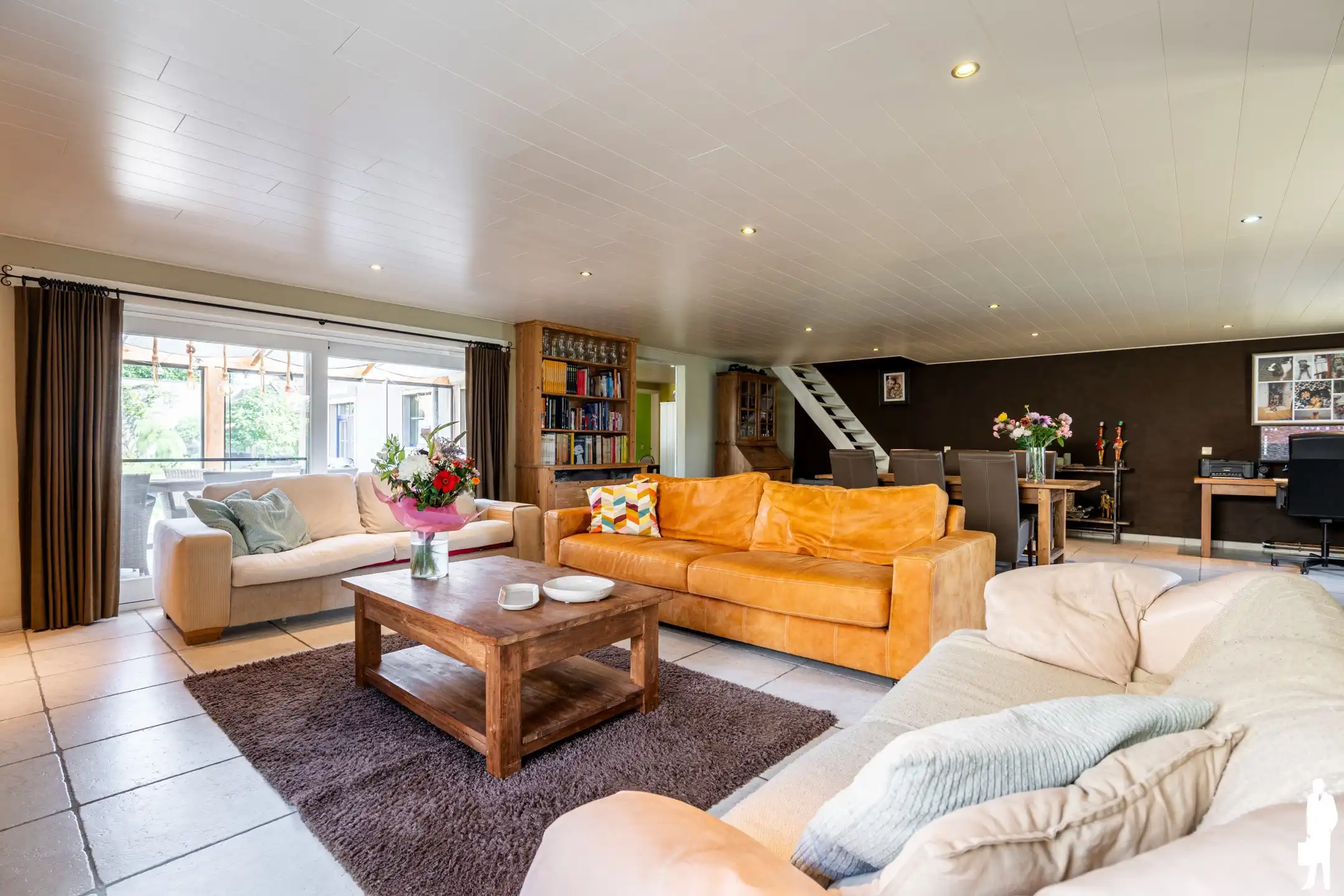 Vrijstaande villa met 4 slpk. gelegen op de dijk van kanaal  foto 7