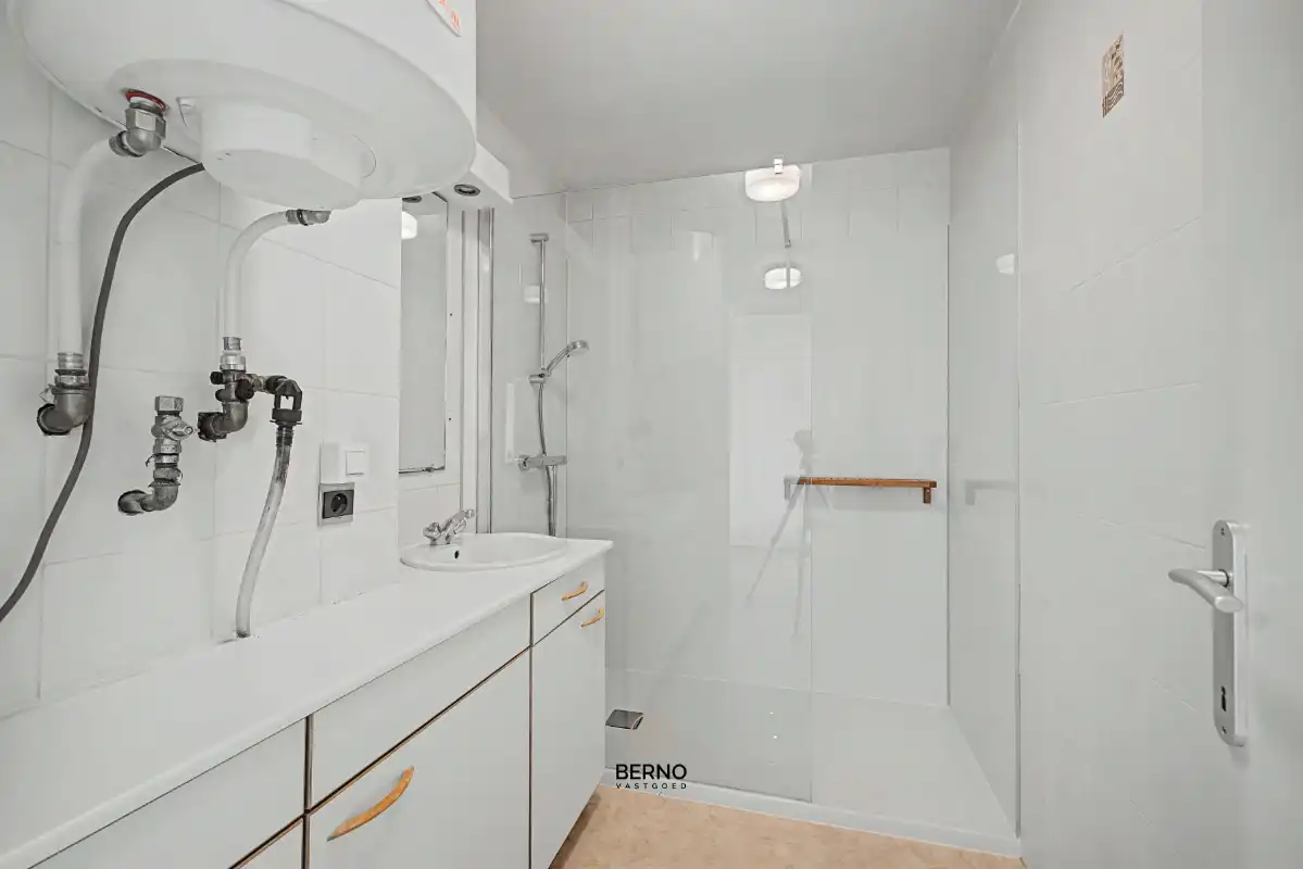 Centraal gelegen appartement met 2 slaapkamers foto 10