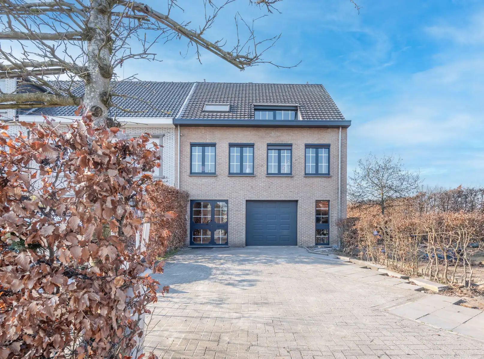 Verrassend ruime, onderhouden woning met veel mogelijkheden! foto {{pictureIndex}}