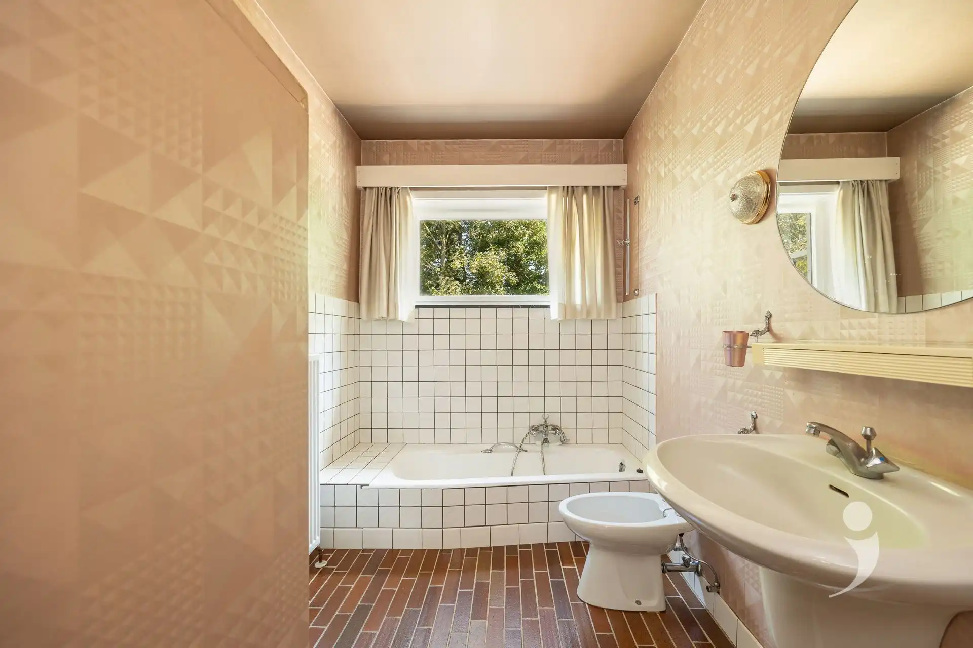 Ruime te renoveren woning!  foto 21