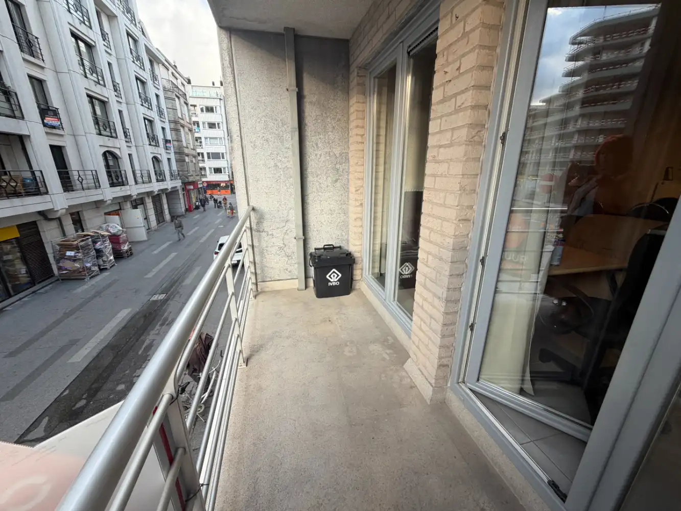 Aangenaam éénslaapkamer appartement aan het Stationsplein van Blankenberge. foto 5