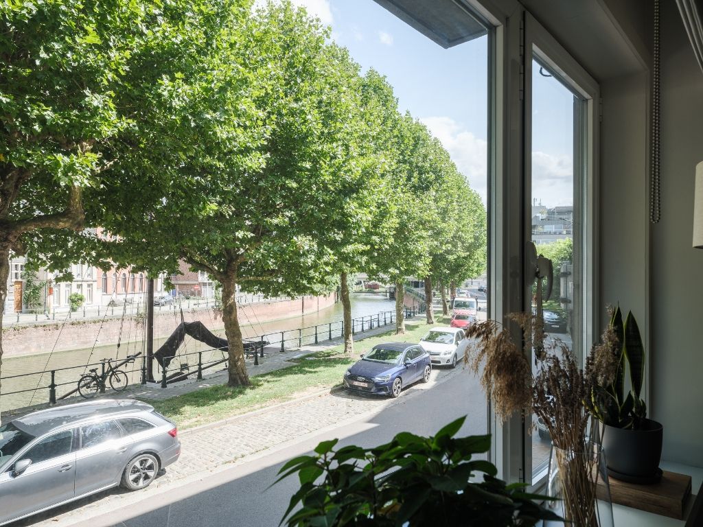 Instapklaar 3-slaapkamerappartement met uniek waterzicht en zonnig terras foto 2