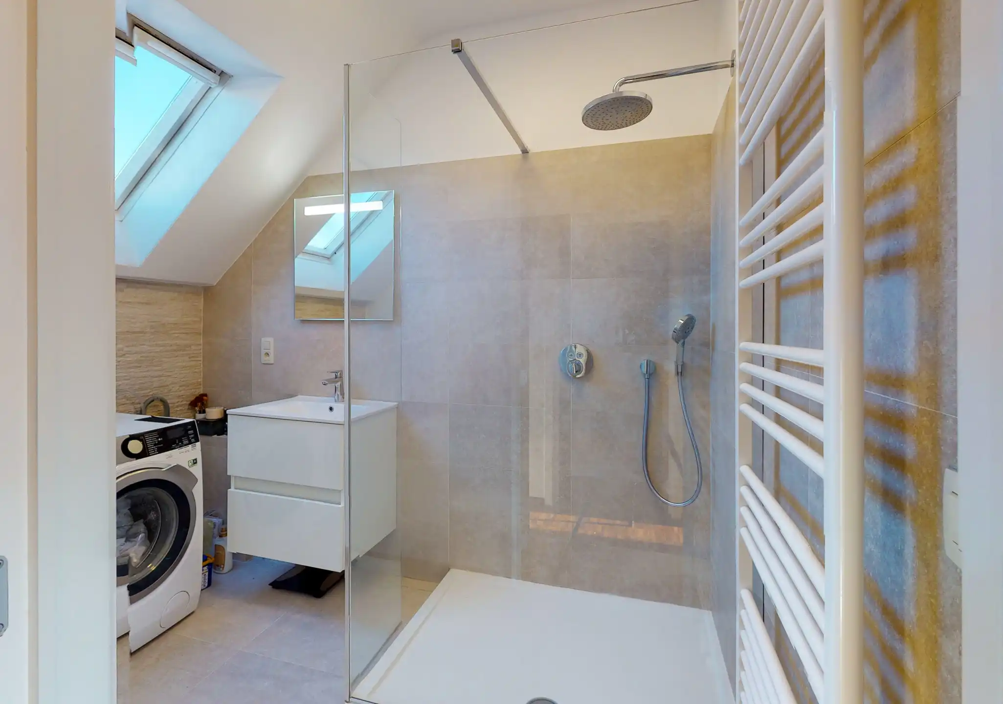 Uitzonderlijk ruime woning in doodlopende straat foto 31
