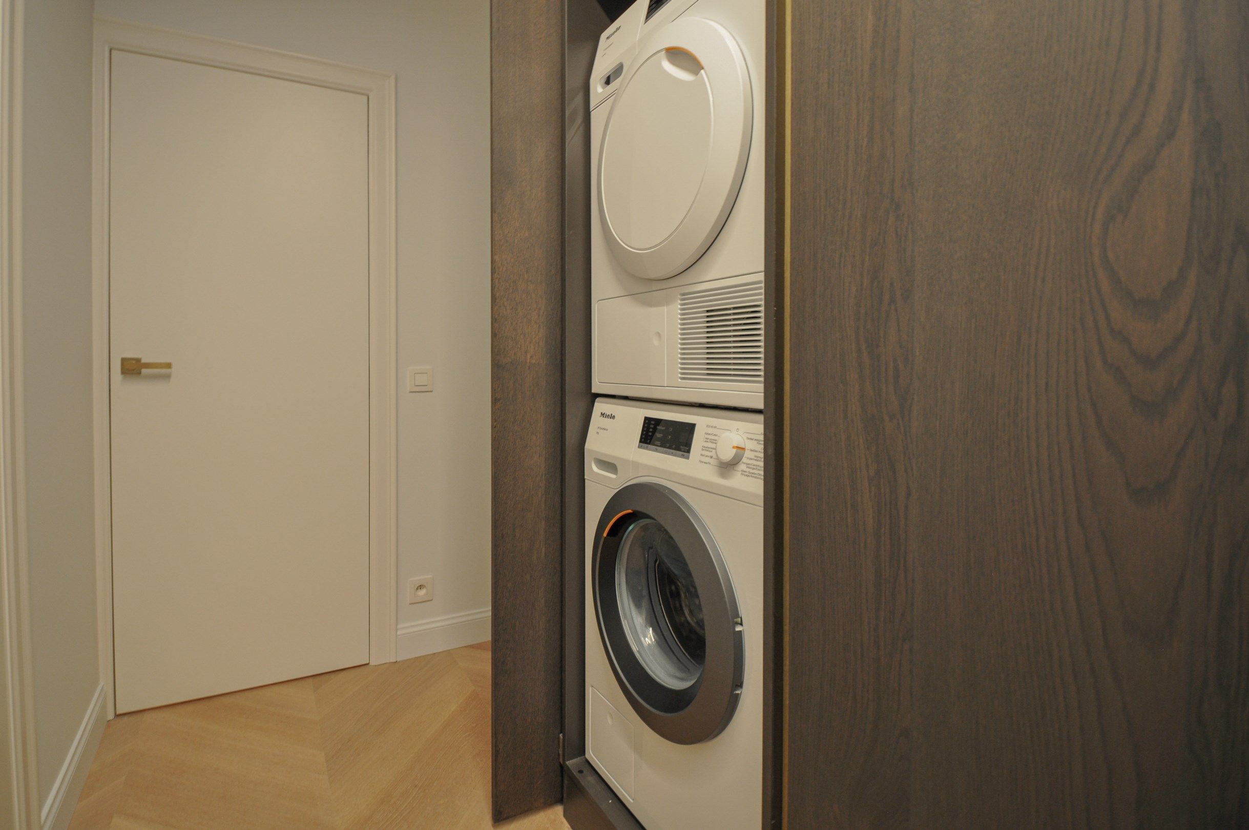 Hoogwaardig volledig gerenoveerd appartement met zijdelings zeezicht en zicht op de Kustlaan. foto 16