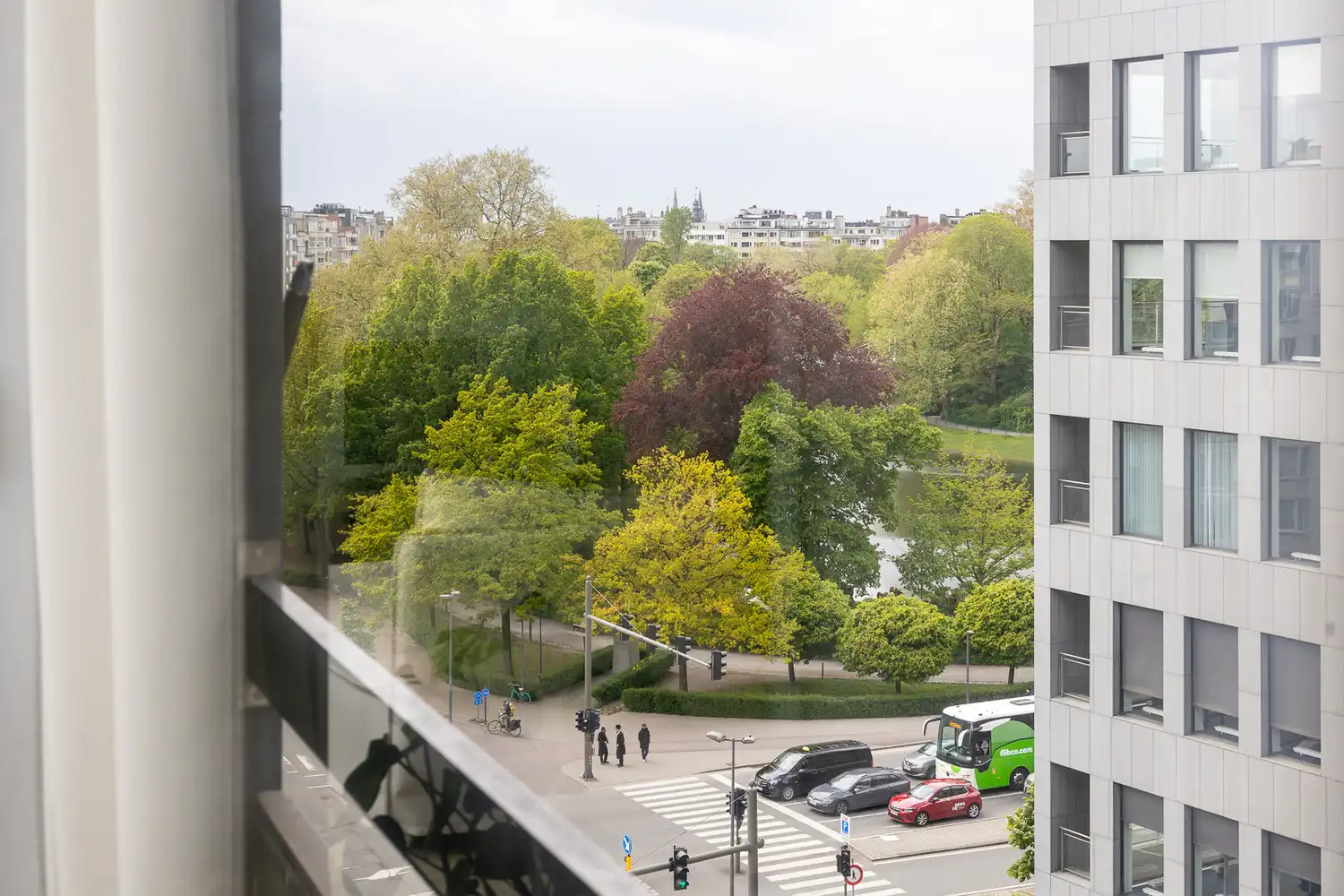 Instapklare en gemeubelde studio te koop in Antwerpen op de 7e verdieping van een verzorgd gebouw aan het Stadspark foto 4