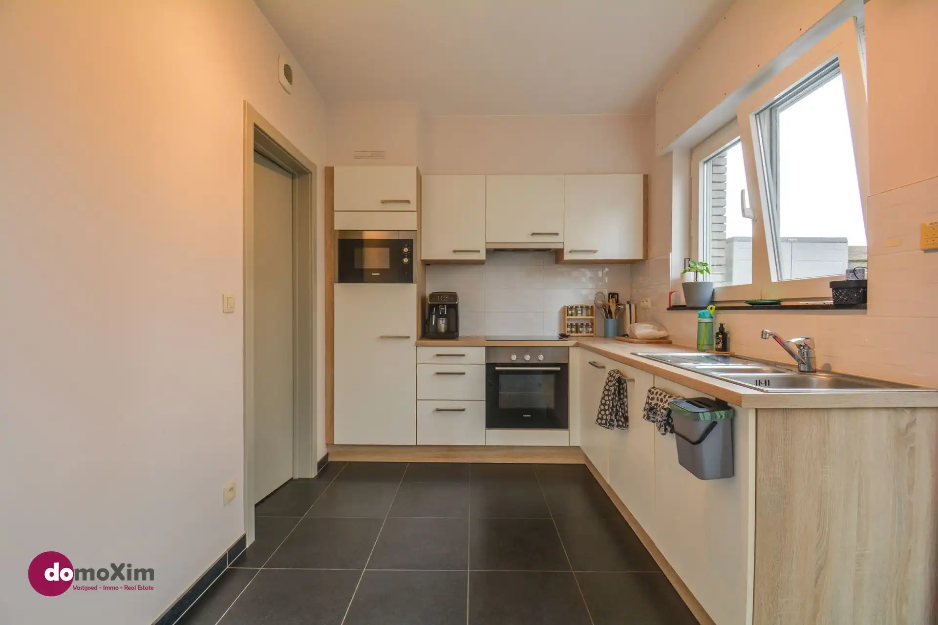 Lichtrijk gelijkvloers appartement in het centrum van Winksele foto 6