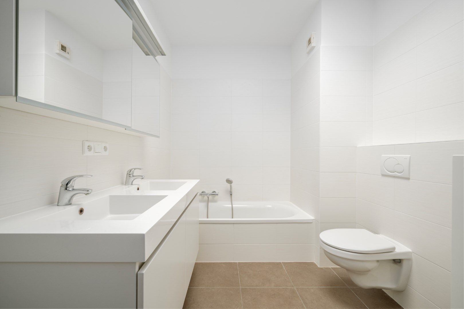 INSTAPKLARE WONING IN IZEGEM foto 14