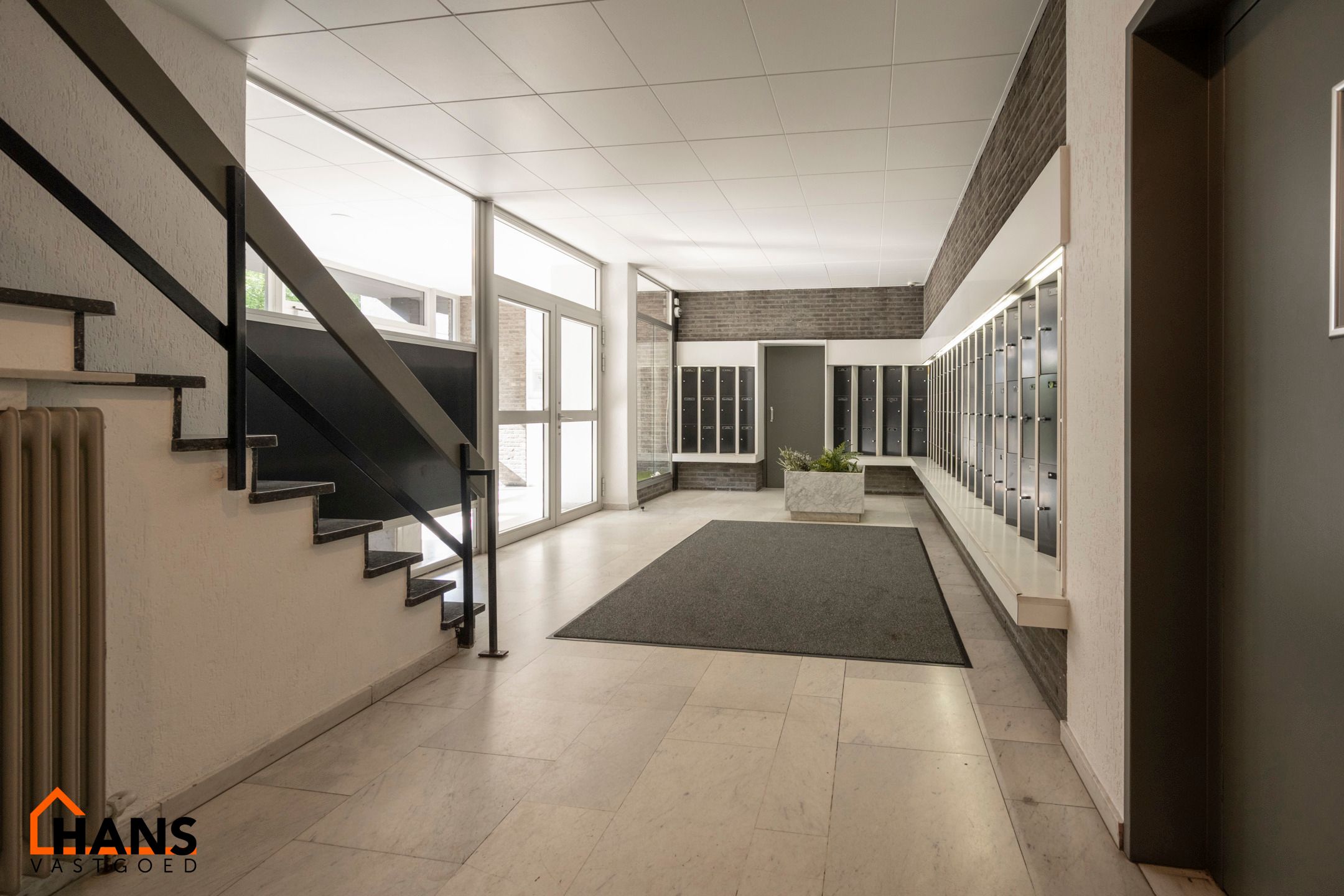 Riant appartement + staanplaats + kelder foto 22