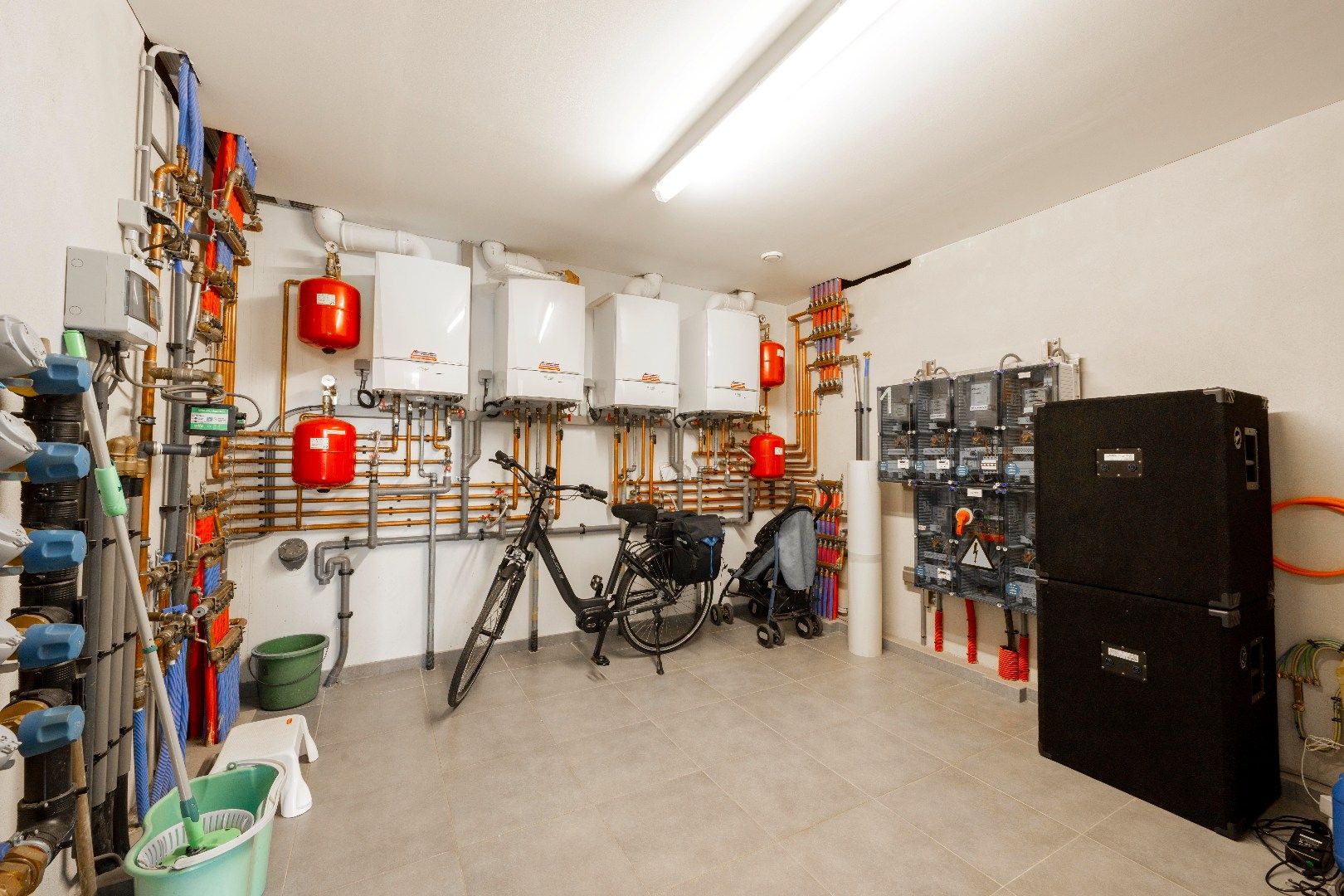 ZEER RUIM INSTAPKLAAR APPARTEMENT (130 m²) MET GARAGE EN RUIM TERRAS (60 m²) foto 15