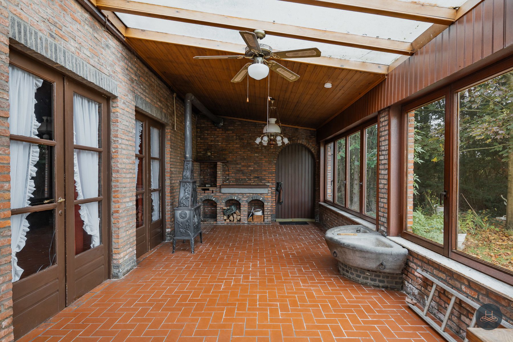 Groen, rustig gelegen woning op 1.71 ha tussen de weilanden foto 16