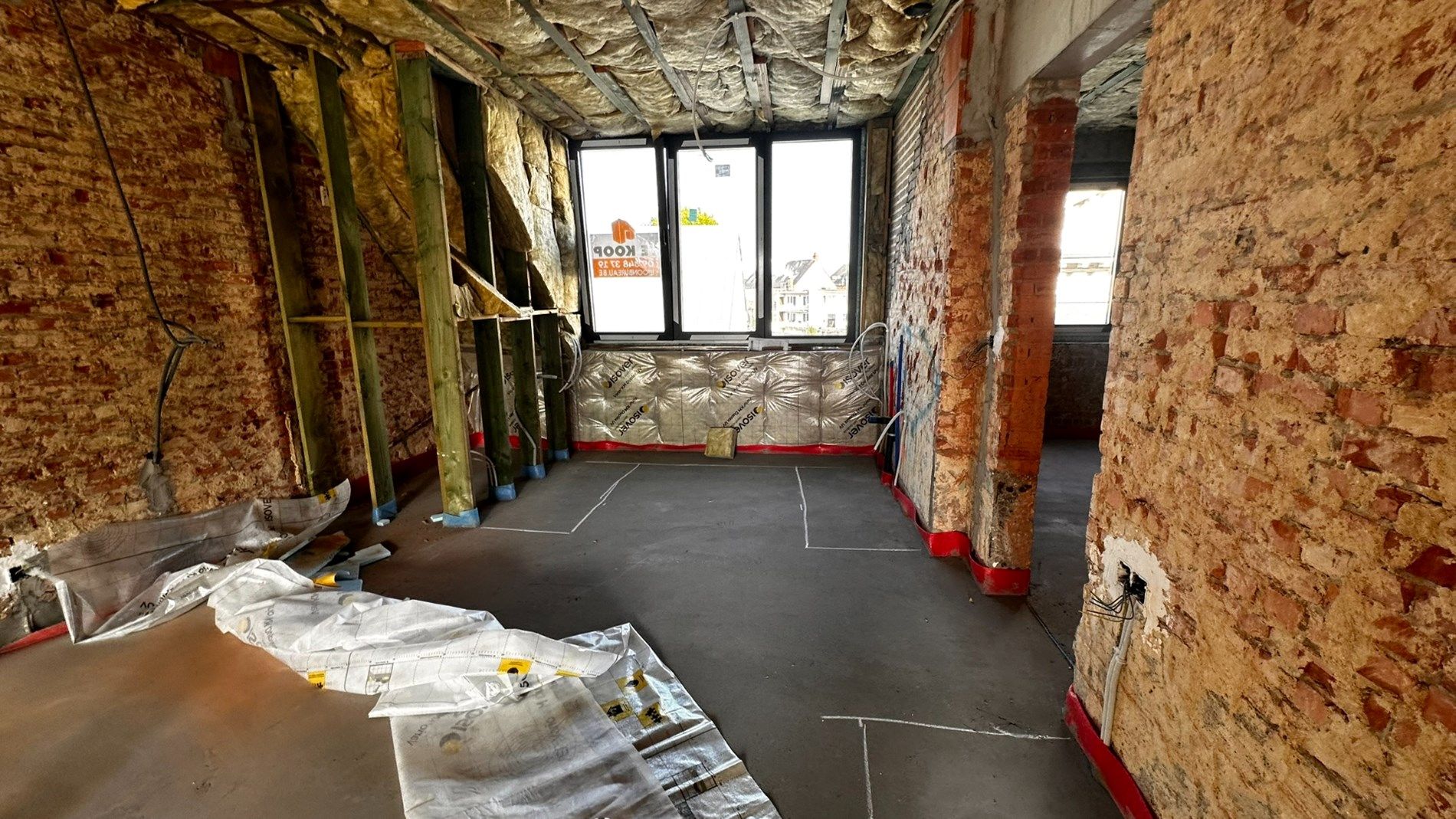 Karaktervolle "BEN" luxe duplex-appartement gelegen in het hart van Lokeren  foto 3