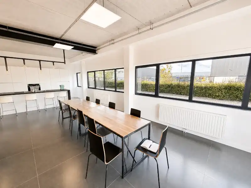 TE HUUR: (Turnhout) Industrieel gebouw foto 10