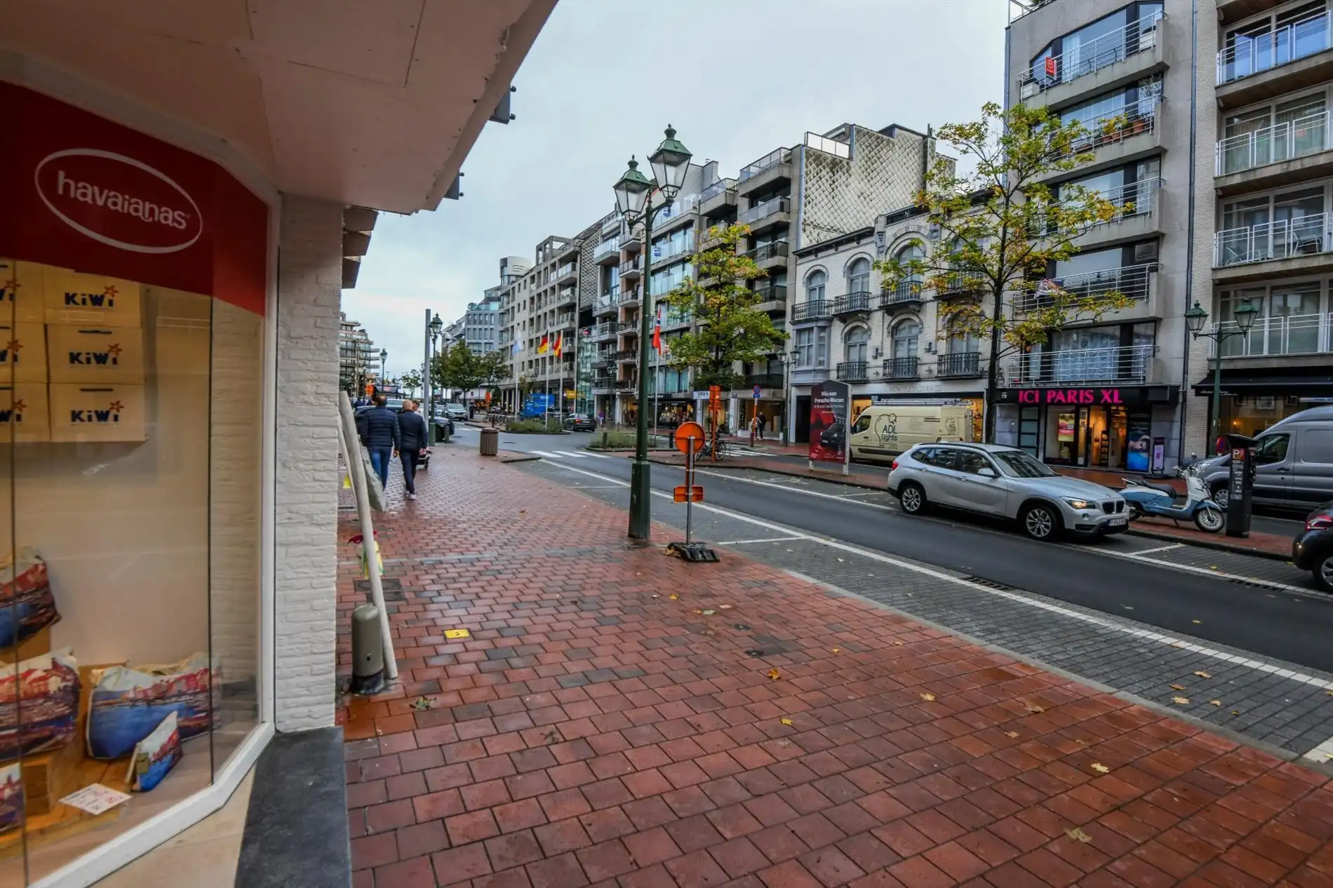 Goed gelegen handelsgelijkvloers gelegen op de Lippenslaan vlakbij het Van Bunnenplein   foto 3