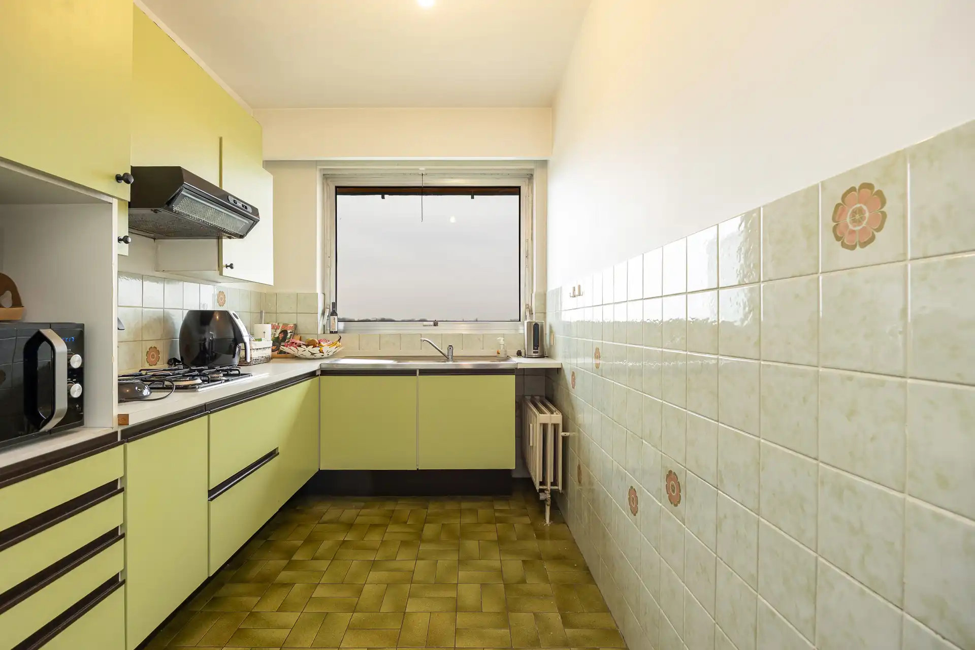 Ruim 2slpk-app. met vergezicht met kelder en parking foto 7