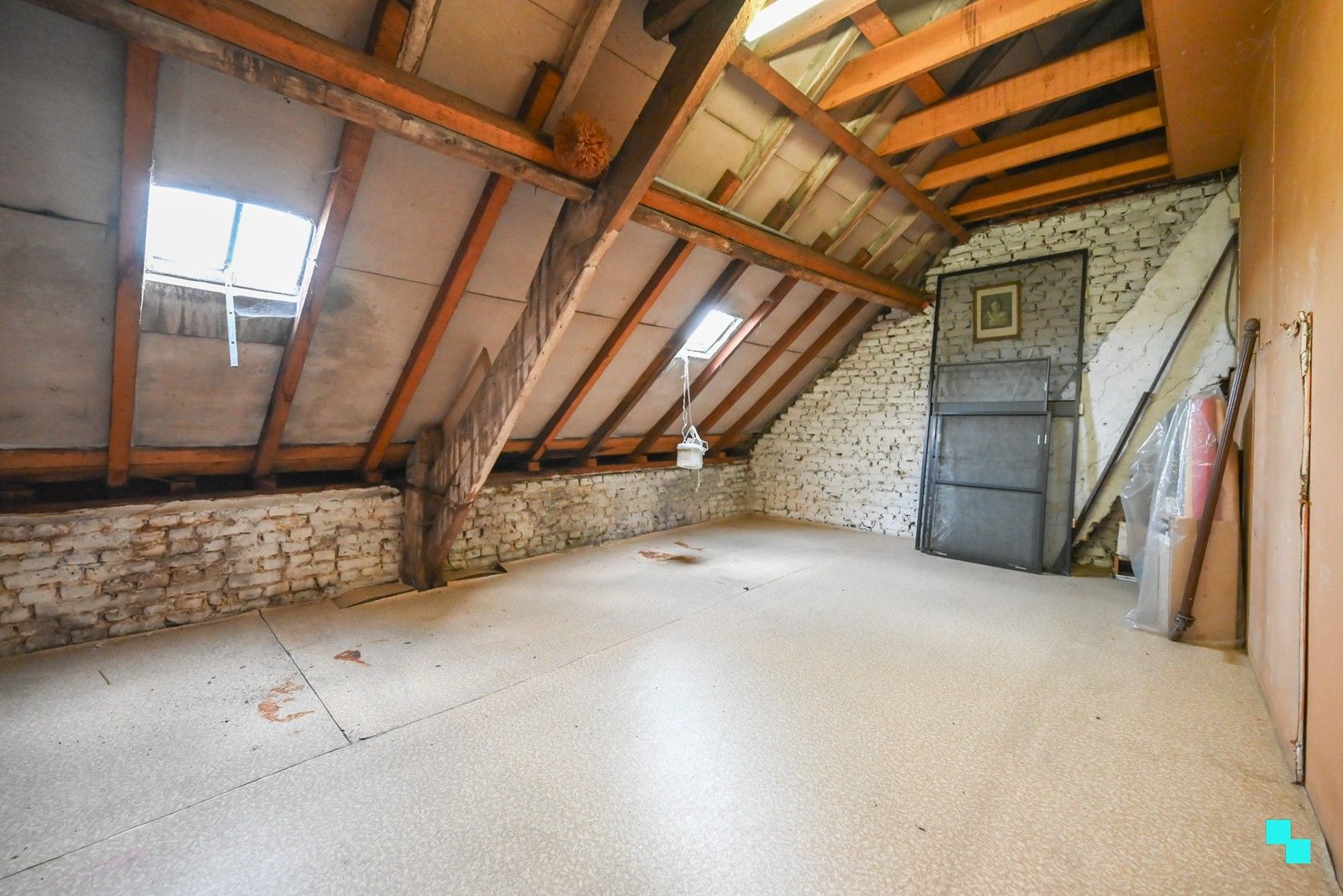 Ruime woonst met tal van mogelijkheden nabij centrum Izegem foto 28