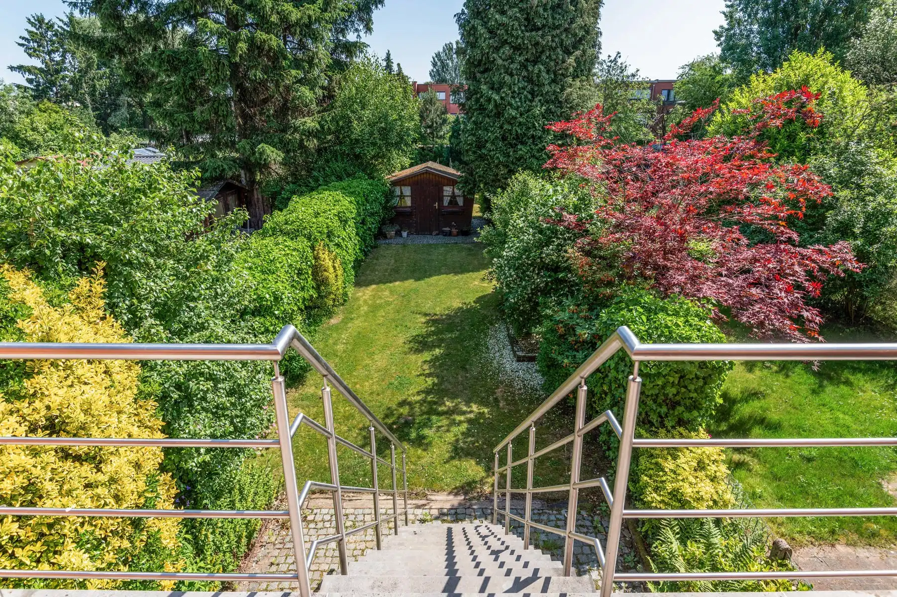 Verzorgde beletage met diepe tuin en ligging nabij het centrum foto 9