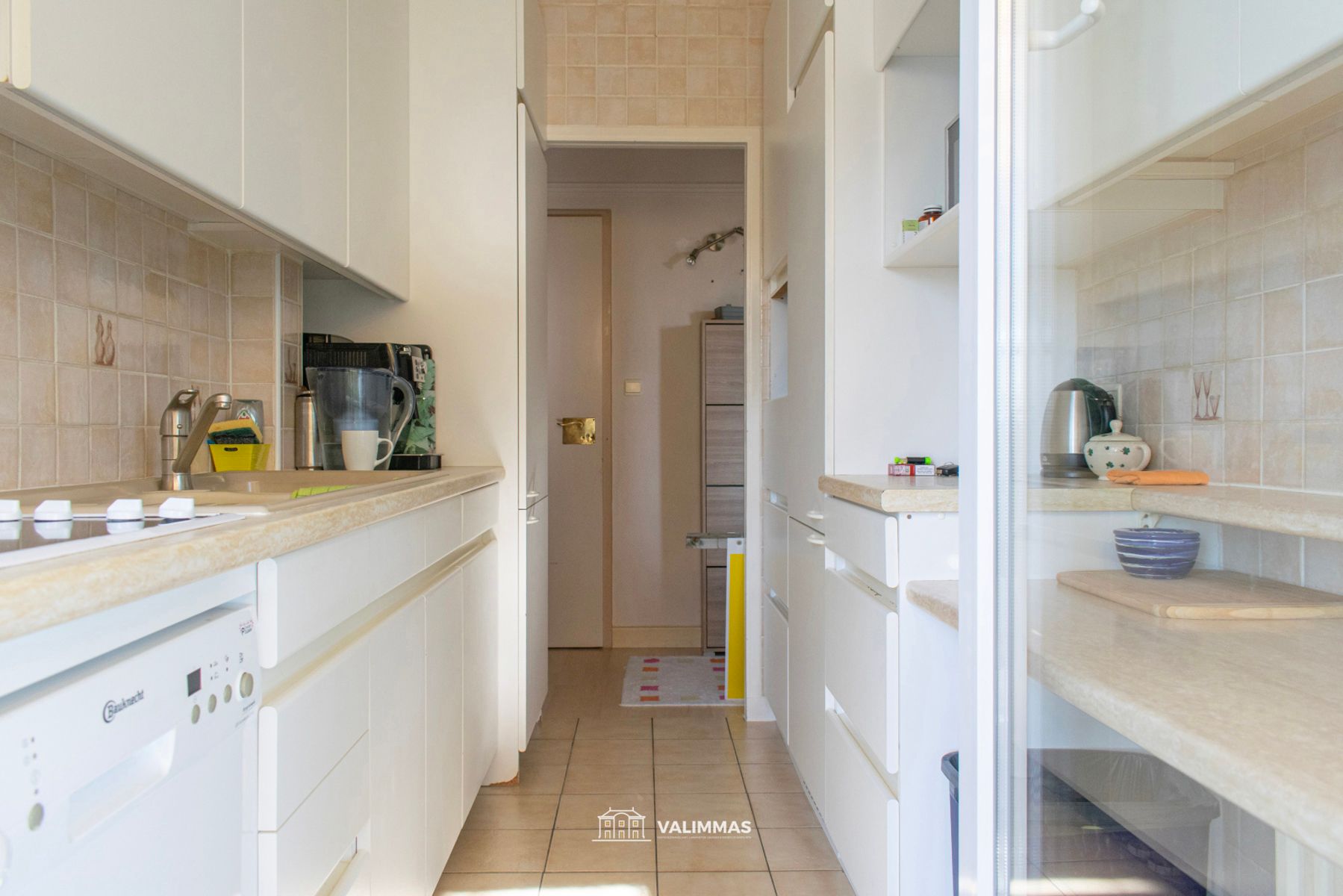 Verzorgd, energiezuinig appartement met mooi terras & kelder foto 4