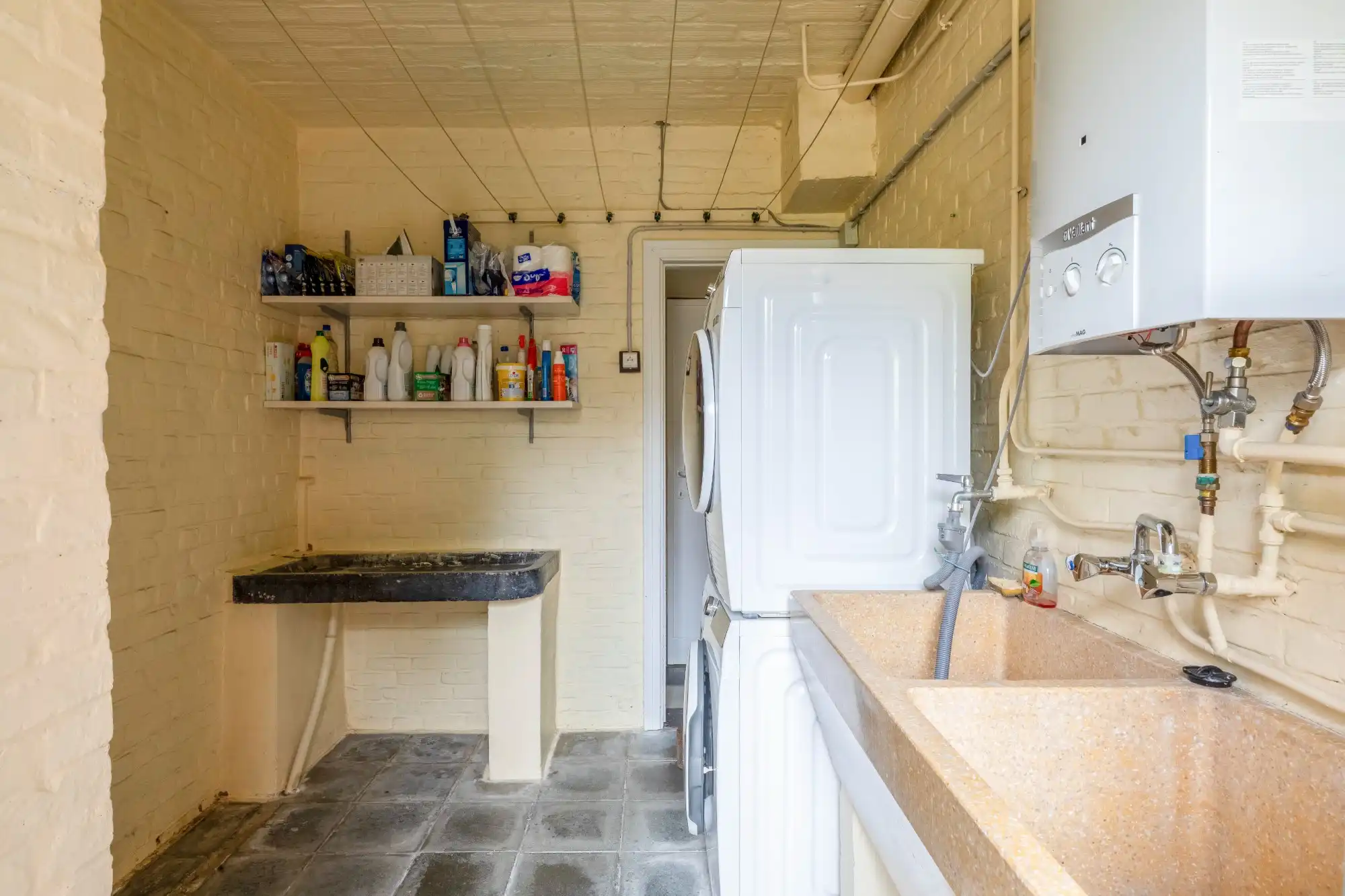 Prachtige bel-etage woning met parkeerplaats en garage in hartje Temse foto 17