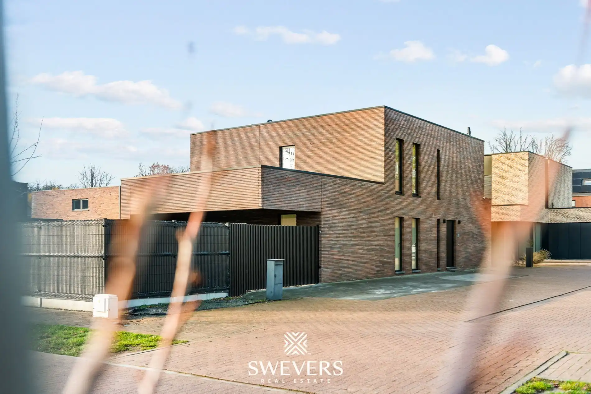Instapklare, energiezuinige gezinswoning van 224m² te Beringen foto {{pictureIndex}}
