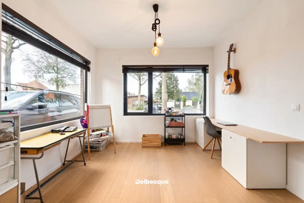 Instapklare halfopen woning met 3 slaapkamers, tuin en garage in Varsenare foto 4