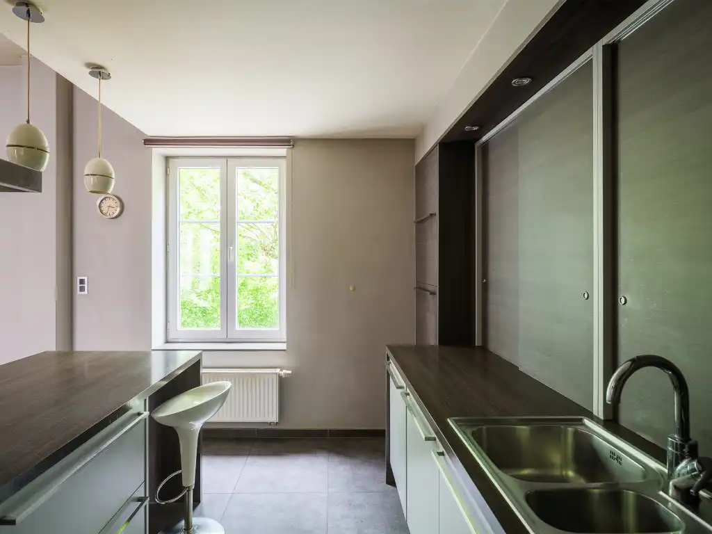 Ruime woning met drie slaapkamers en polyvalente ruimte in het historisch centrum, met zicht op het water. foto 9